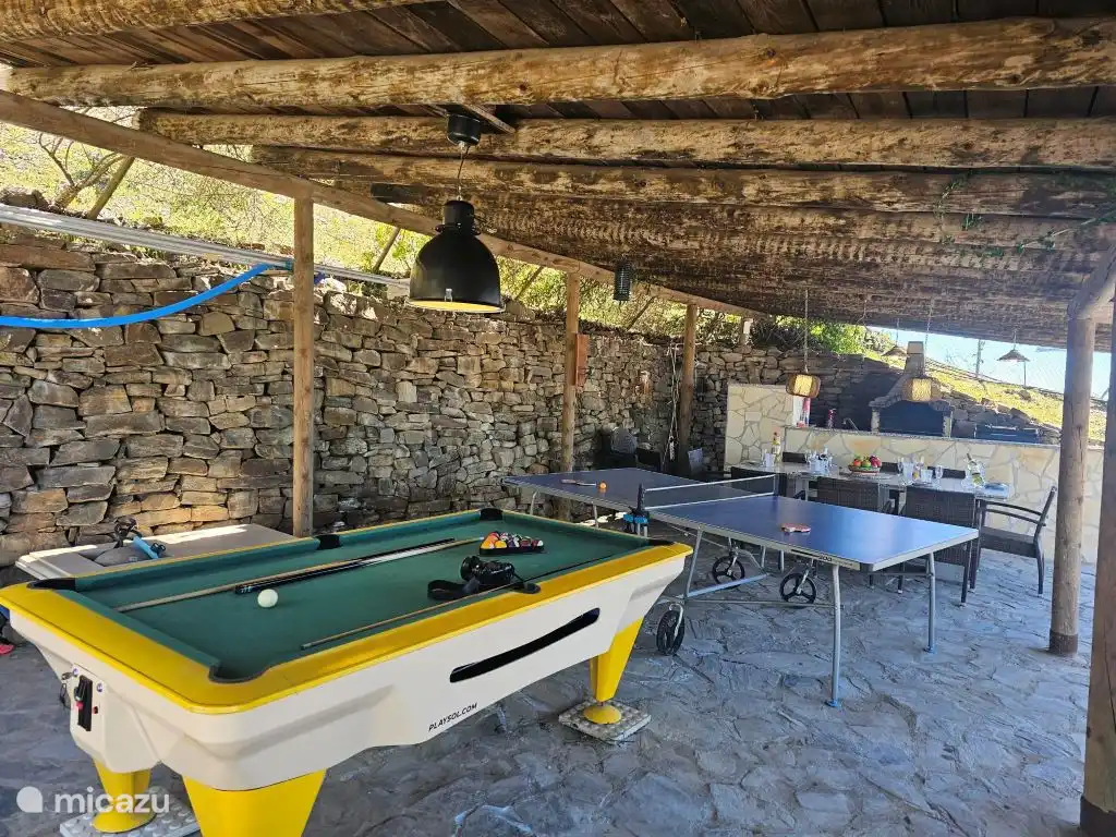 Billar und Tischtennis