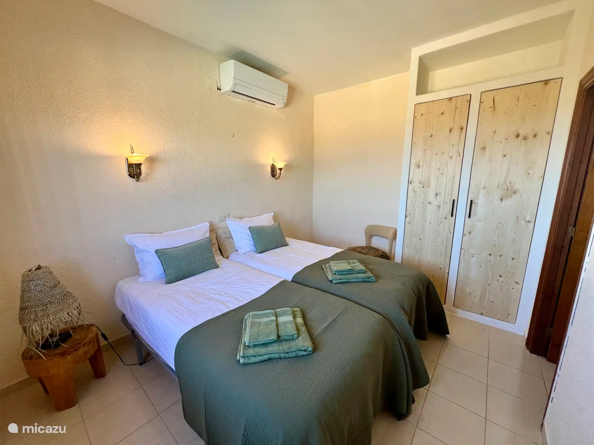 Schlafzimmer 2 mit zwei Einzelbetten zu je 90 cm x 2,00. 