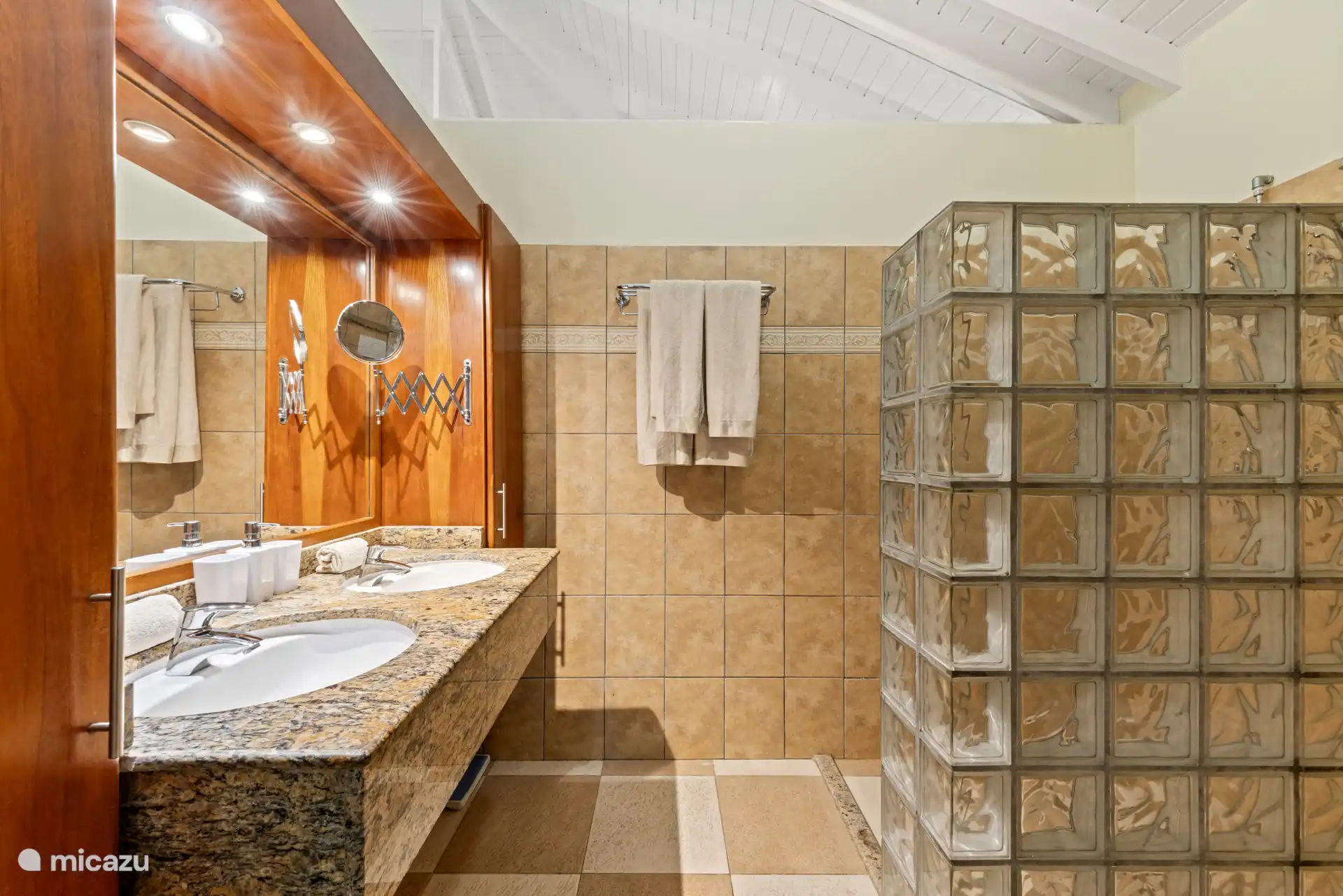 Badkamer ensuite master bedroom