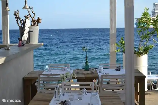 Dinner seaside restaurant BijBlauw middle of trendy Pietermaai, downtown Willemstad.