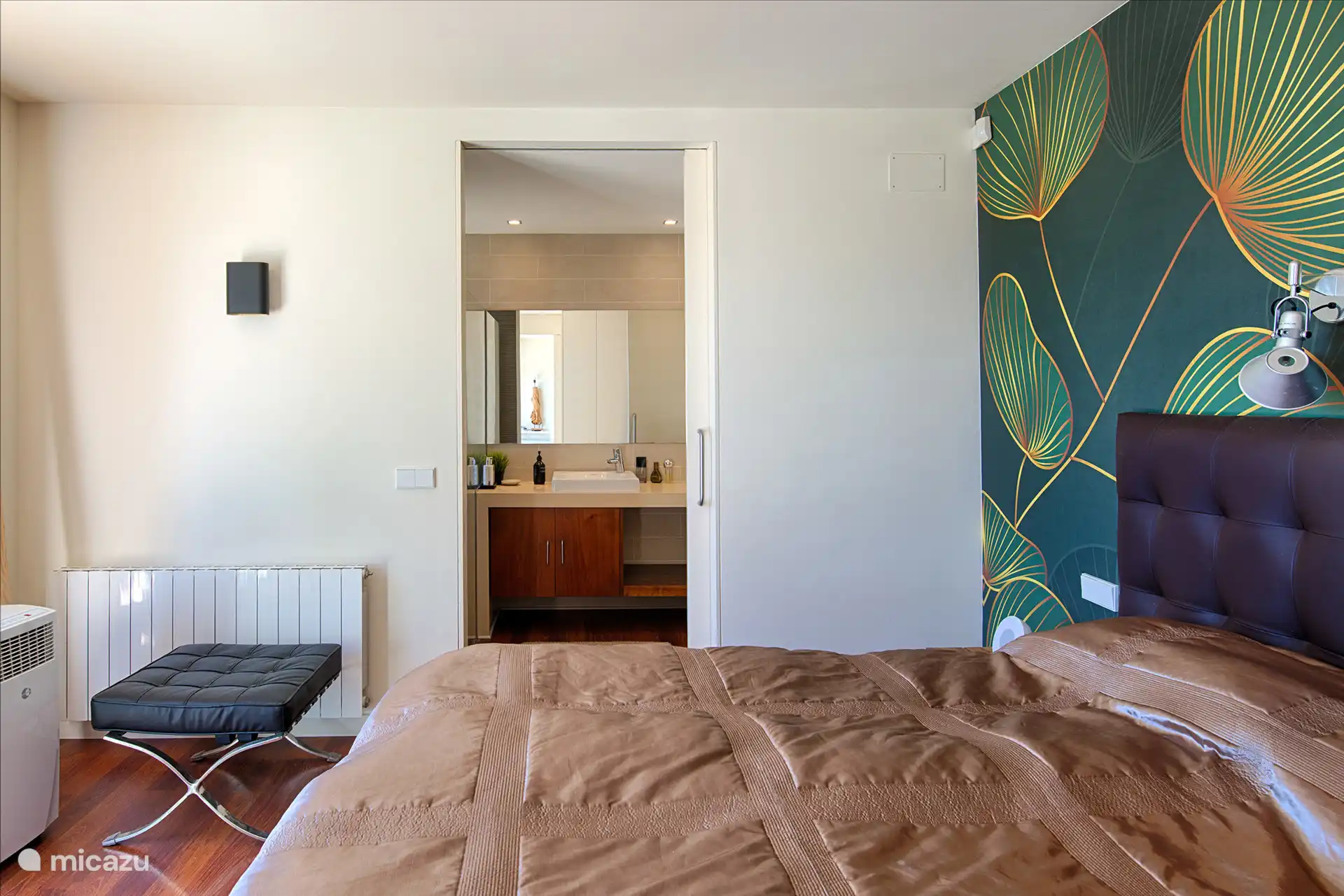 Slaapkamer 1 met badkamer ensuite