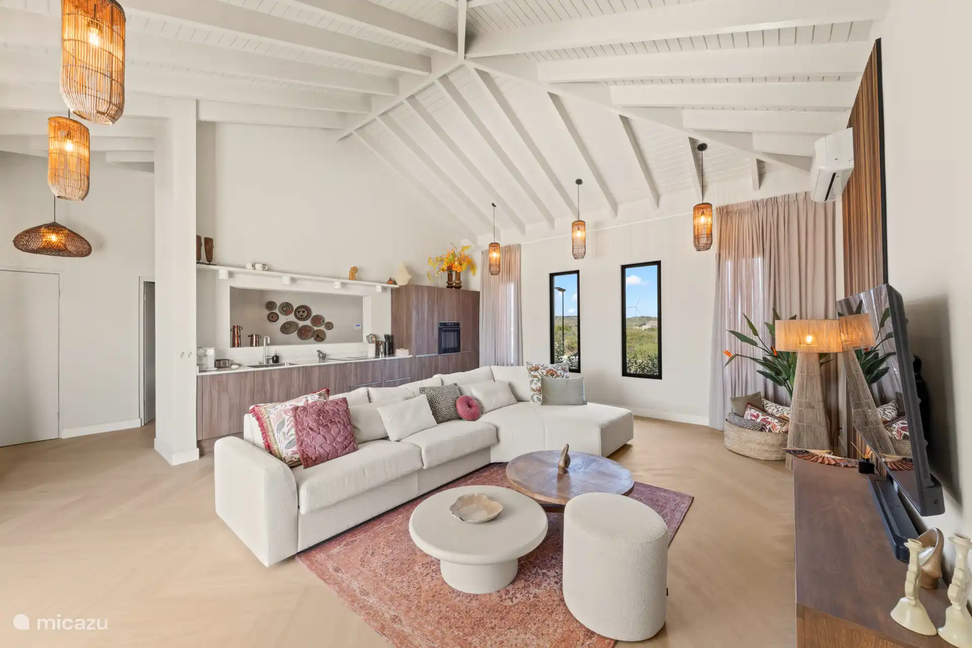 Prachtig, luxe, nieuw en sfeervol ingerichte villa, geschikt voor 10 personen. 