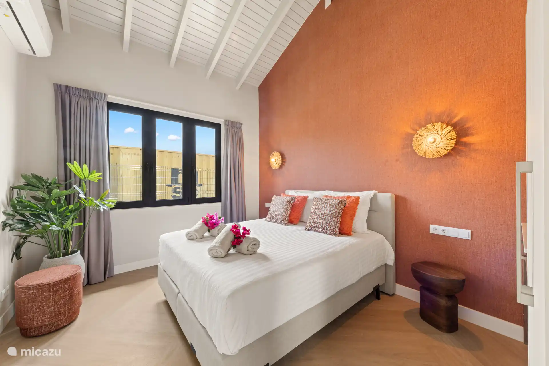 Prachtig, luxe, nieuw en sfeervol ingerichte villa, geschikt voor 10 personen. 