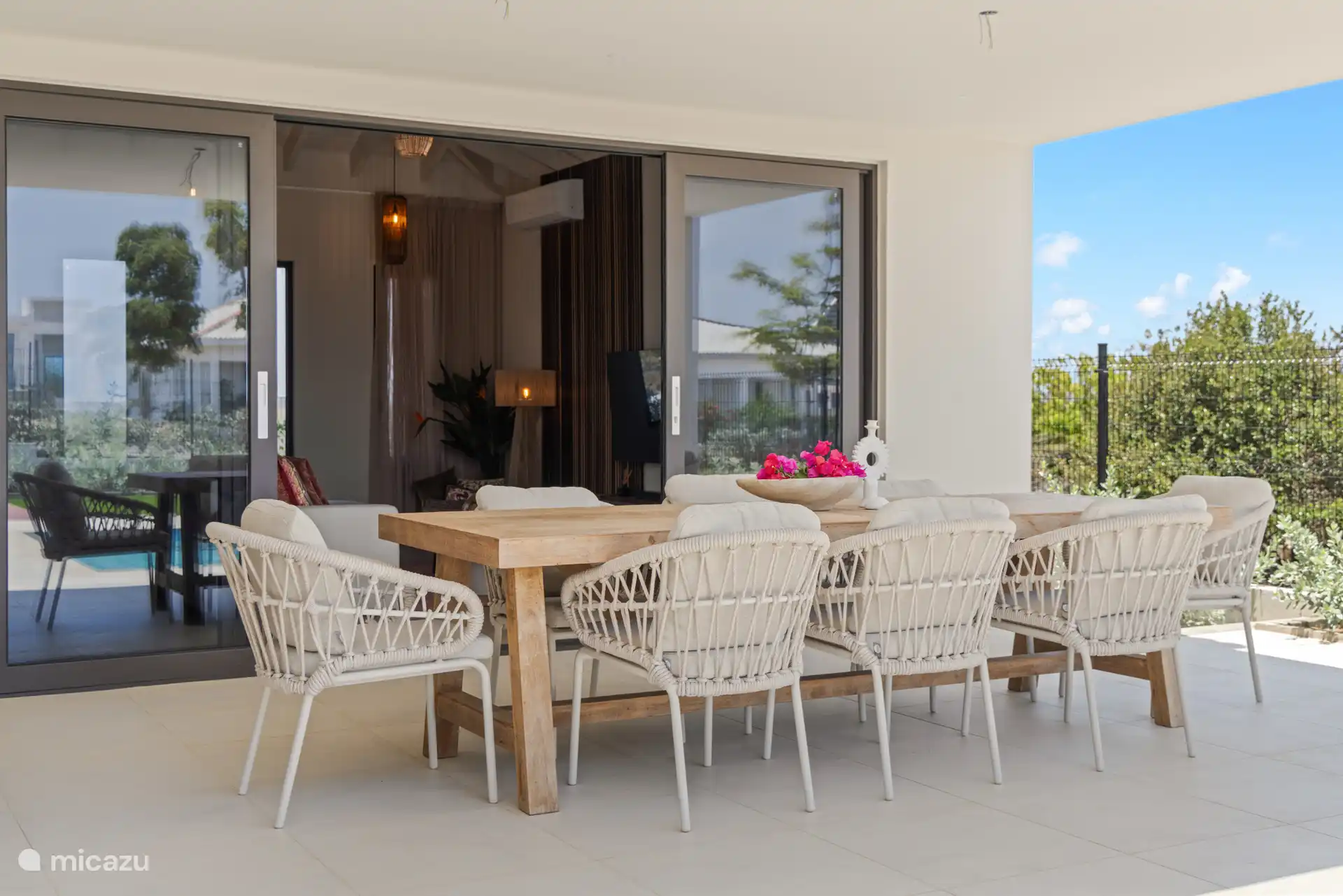Prachtig, luxe, nieuw en sfeervol ingerichte villa, geschikt voor 10 personen. 