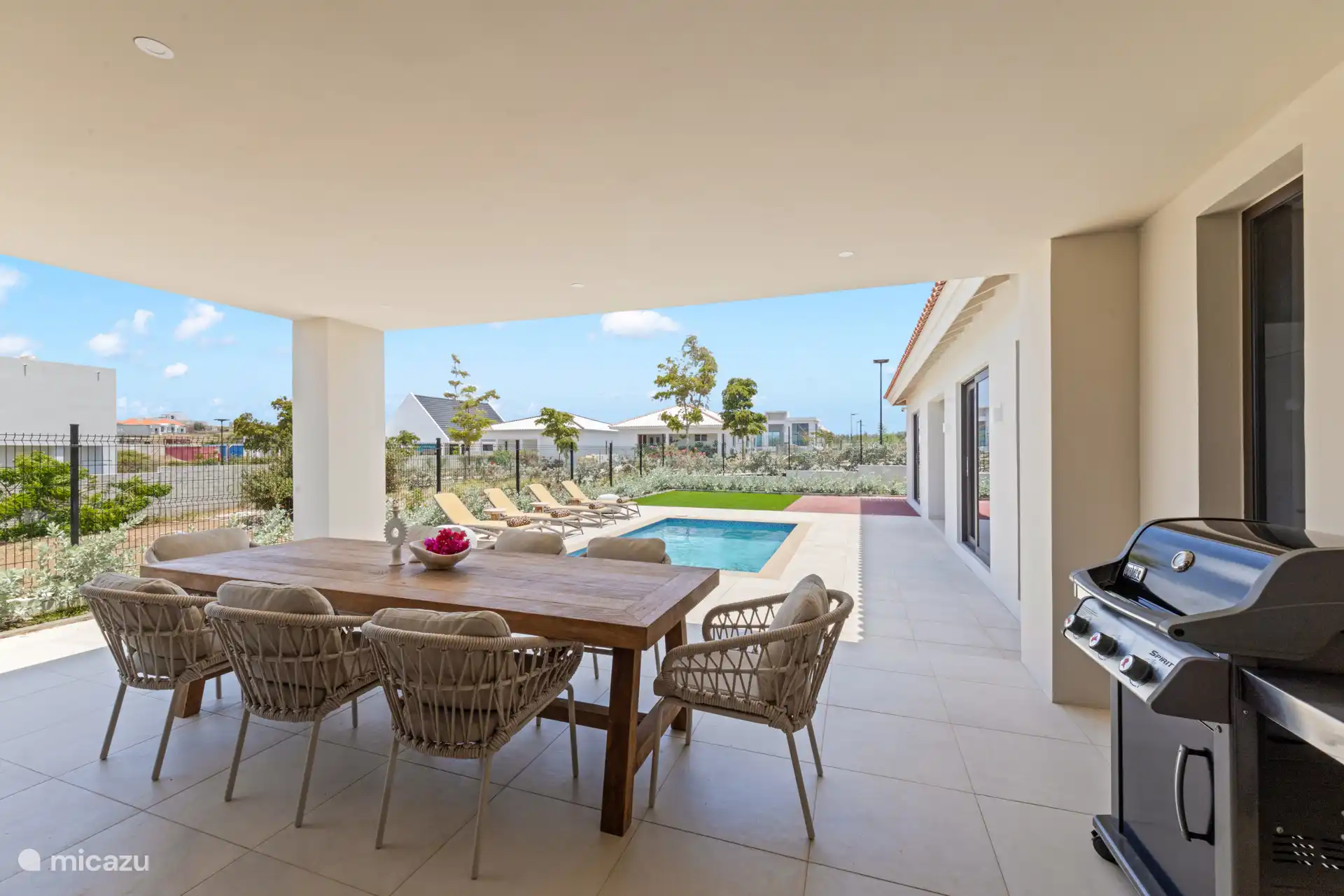 Prachtig, luxe, nieuw en sfeervol ingerichte villa, geschikt voor 10 personen. 