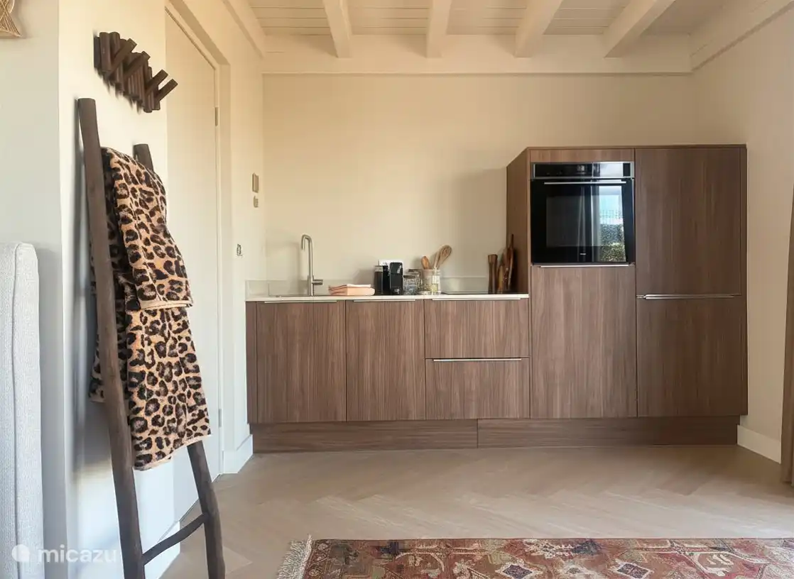 Beautiful new villa, suitable for 10 people, with enclosed garden, covered terrace and private pool.