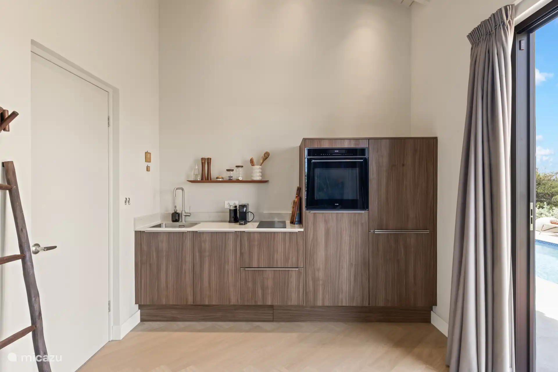 Prachtig, luxe, nieuw en sfeervol ingerichte villa, geschikt voor 10 personen. 