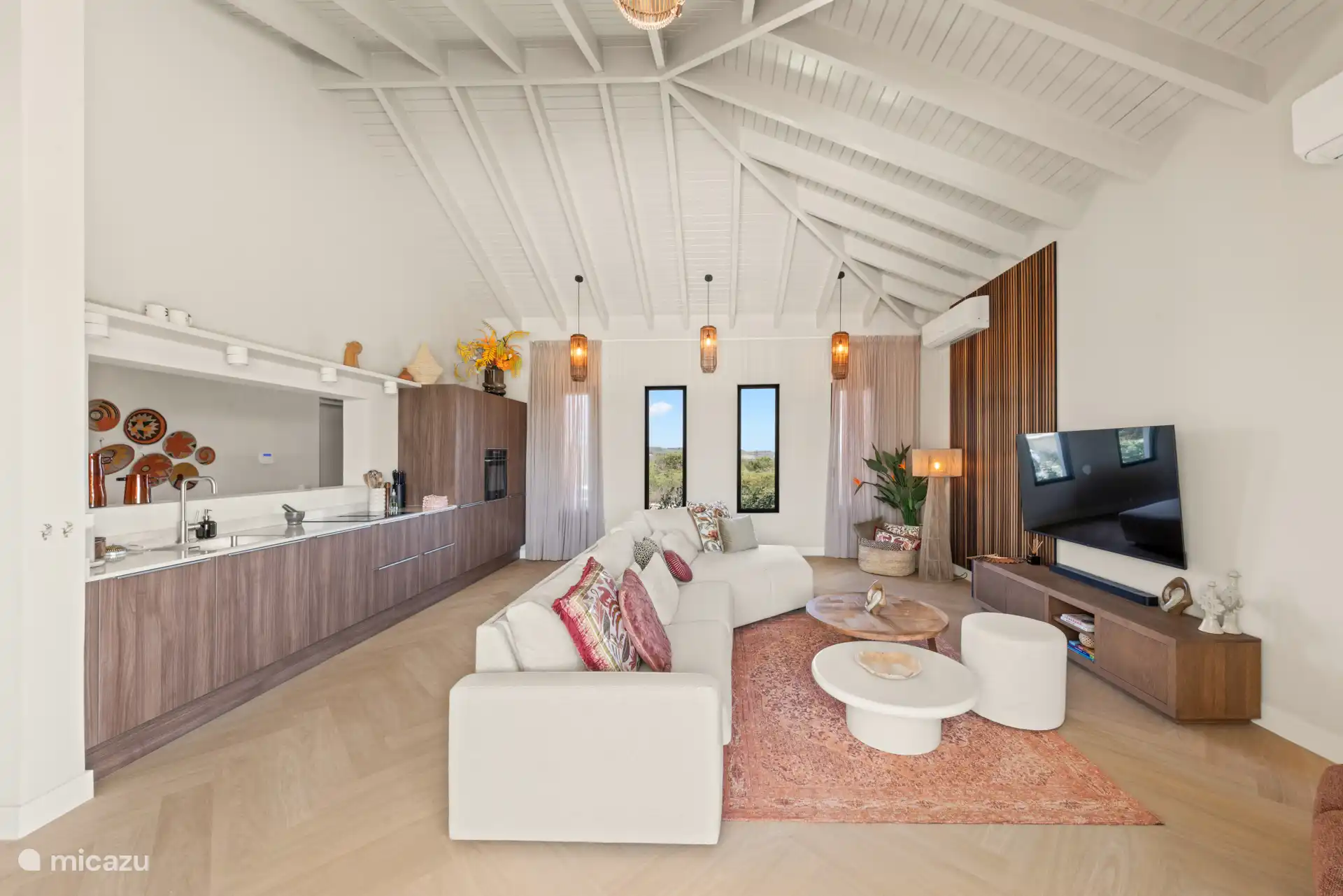 Prachtig, luxe, nieuw en sfeervol ingerichte villa, geschikt voor 10 personen. 