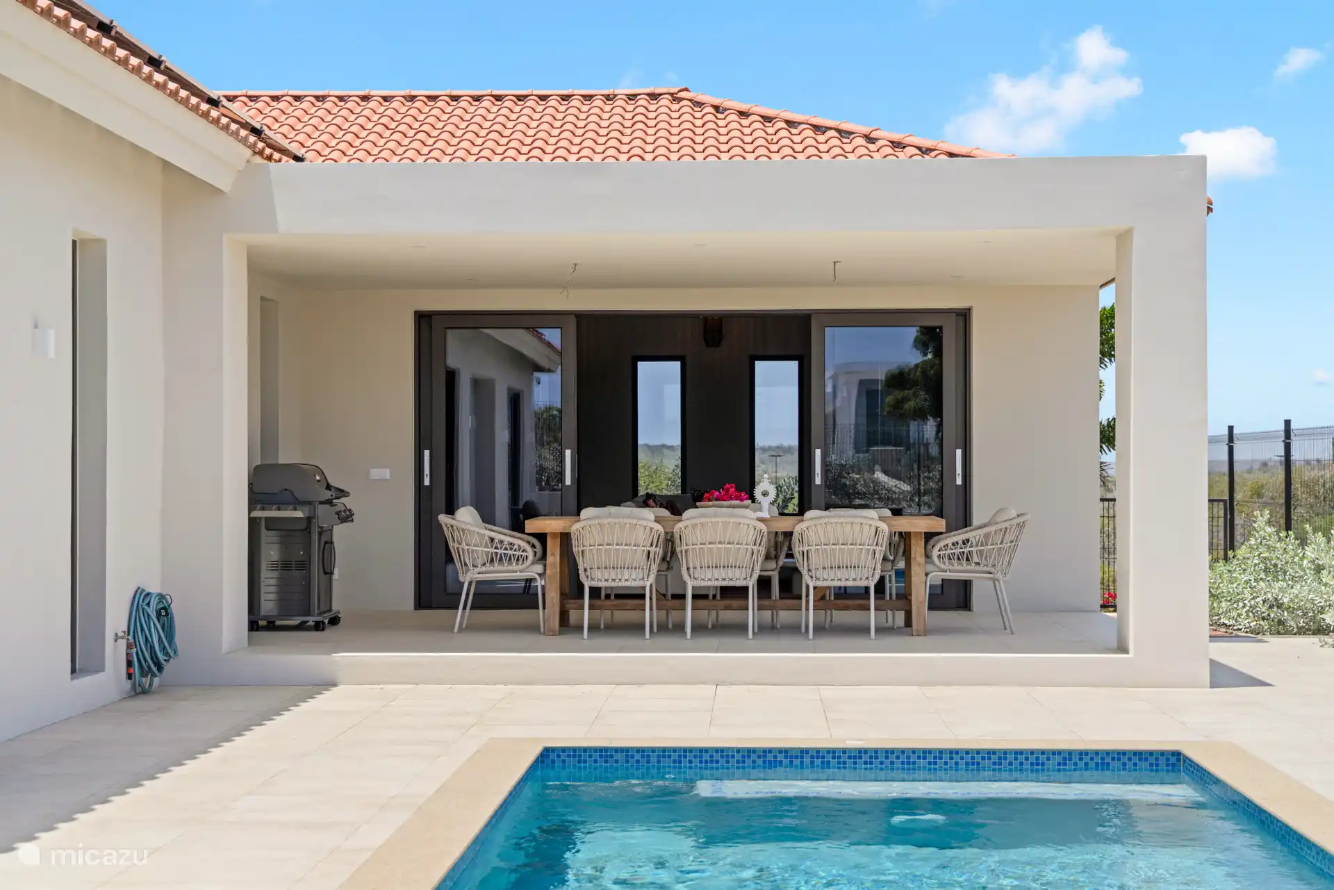 Prachtig, luxe, nieuw en sfeervol ingerichte villa, geschikt voor 10 personen. 