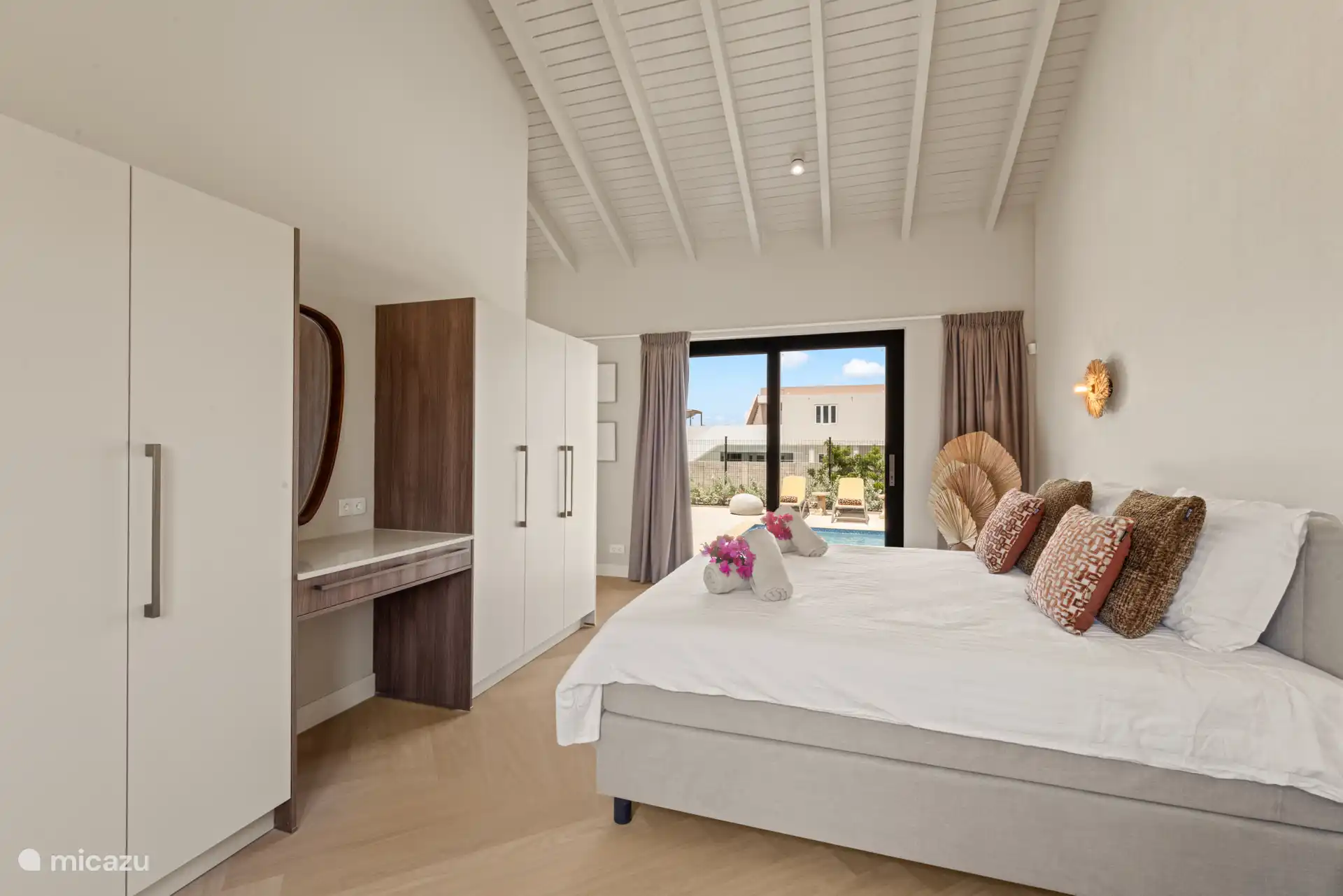 Prachtig, luxe, nieuw en sfeervol ingerichte villa, geschikt voor 10 personen. 