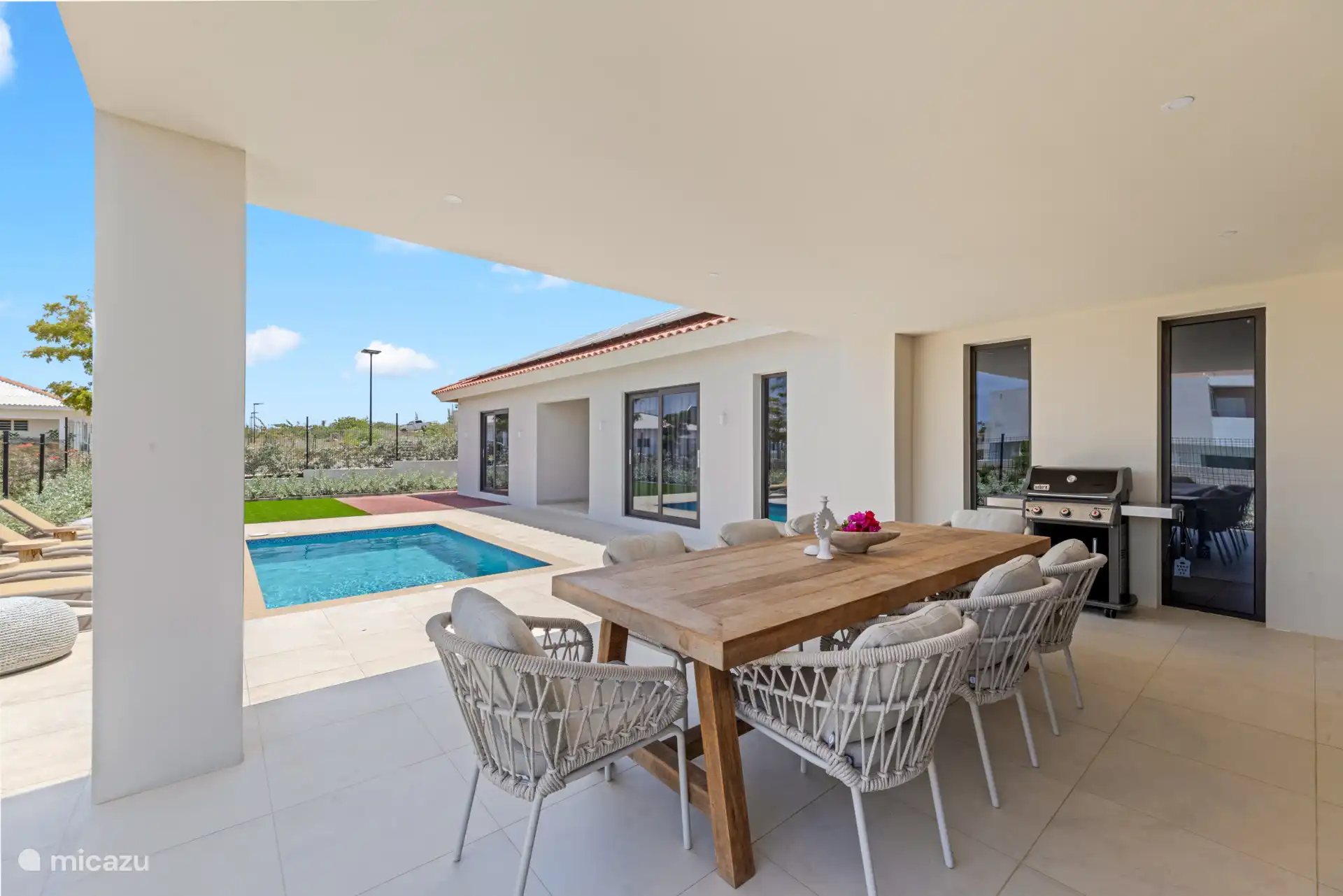 Prachtig, luxe, nieuw en sfeervol ingerichte villa, geschikt voor 10 personen. 