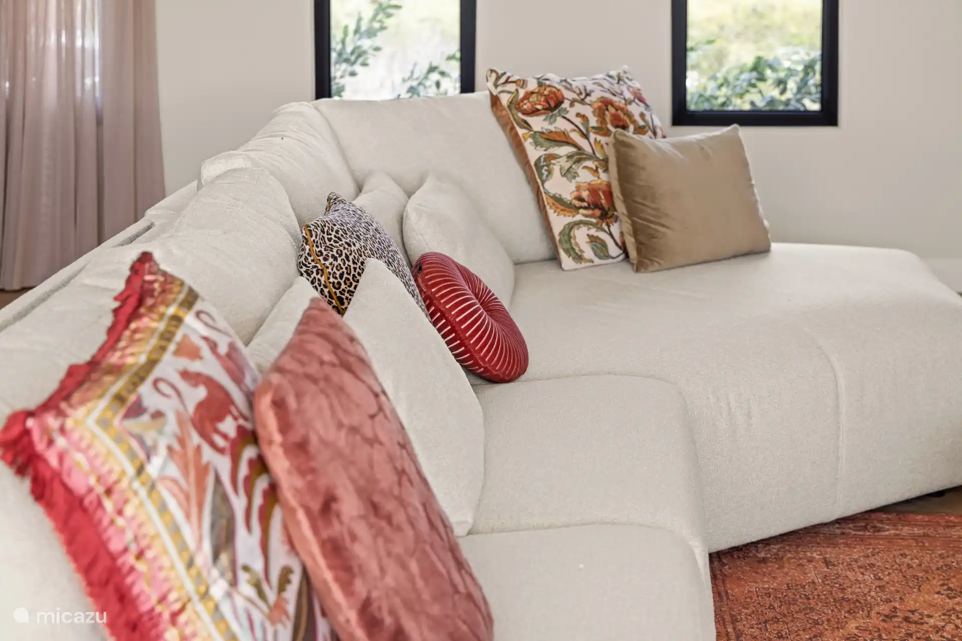 Prachtig, luxe, nieuw en sfeervol ingerichte villa, geschikt voor 10 personen. 