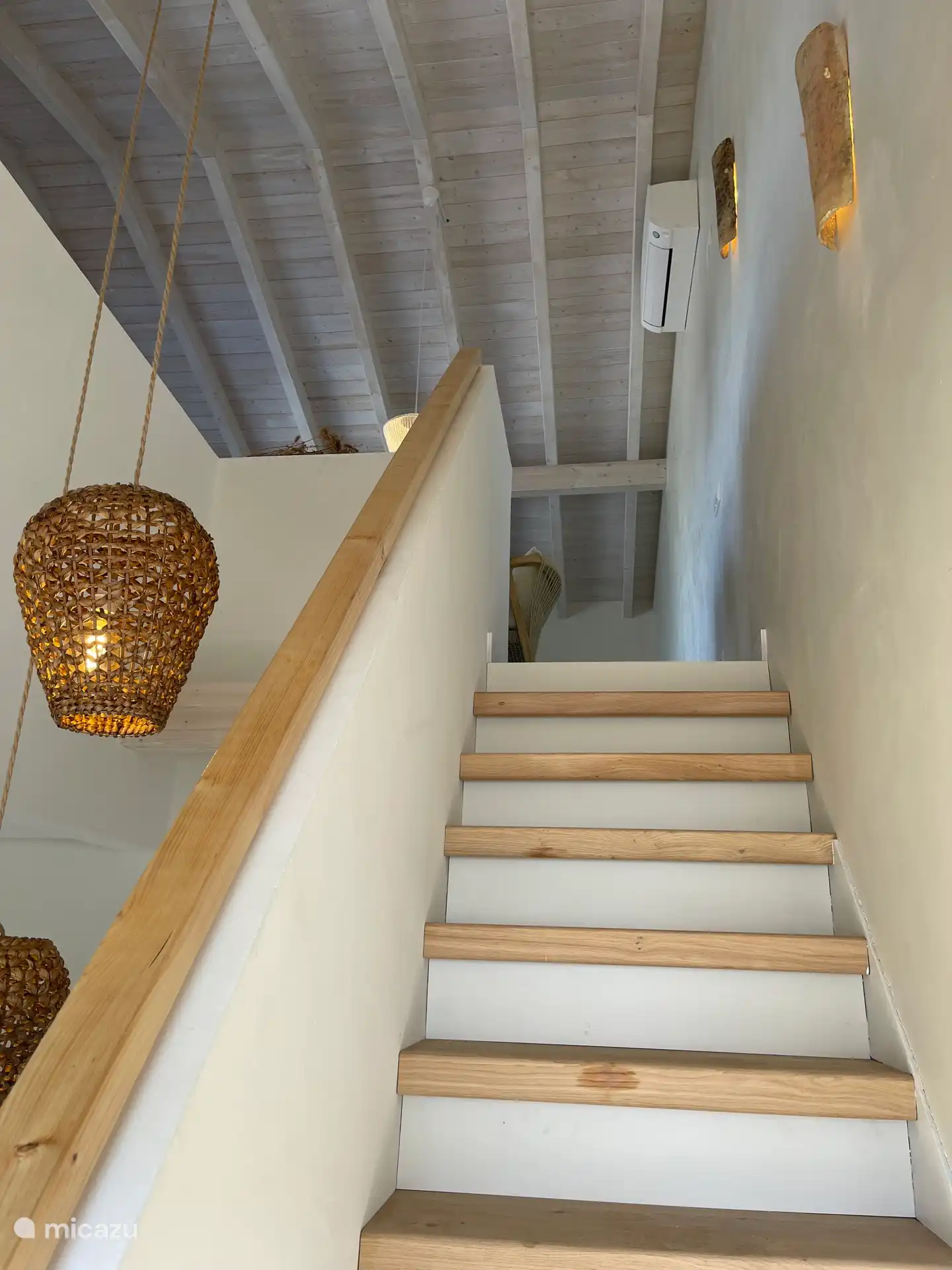 We noemen deze unit de 'loft' omdat het eigenlijk 1 open ruimte is. 