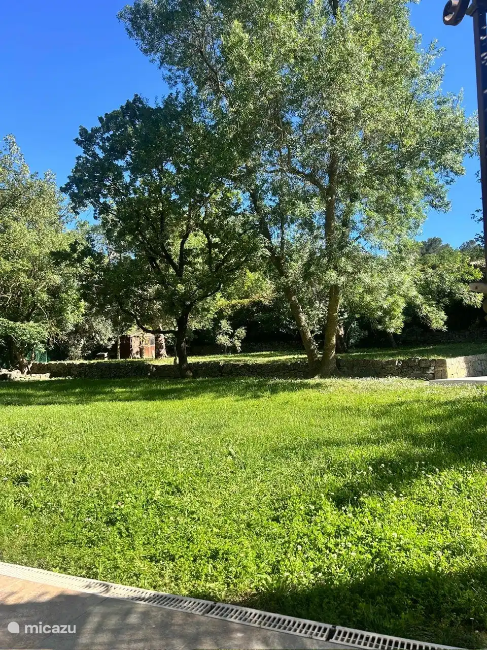 Espacio frente a la casa