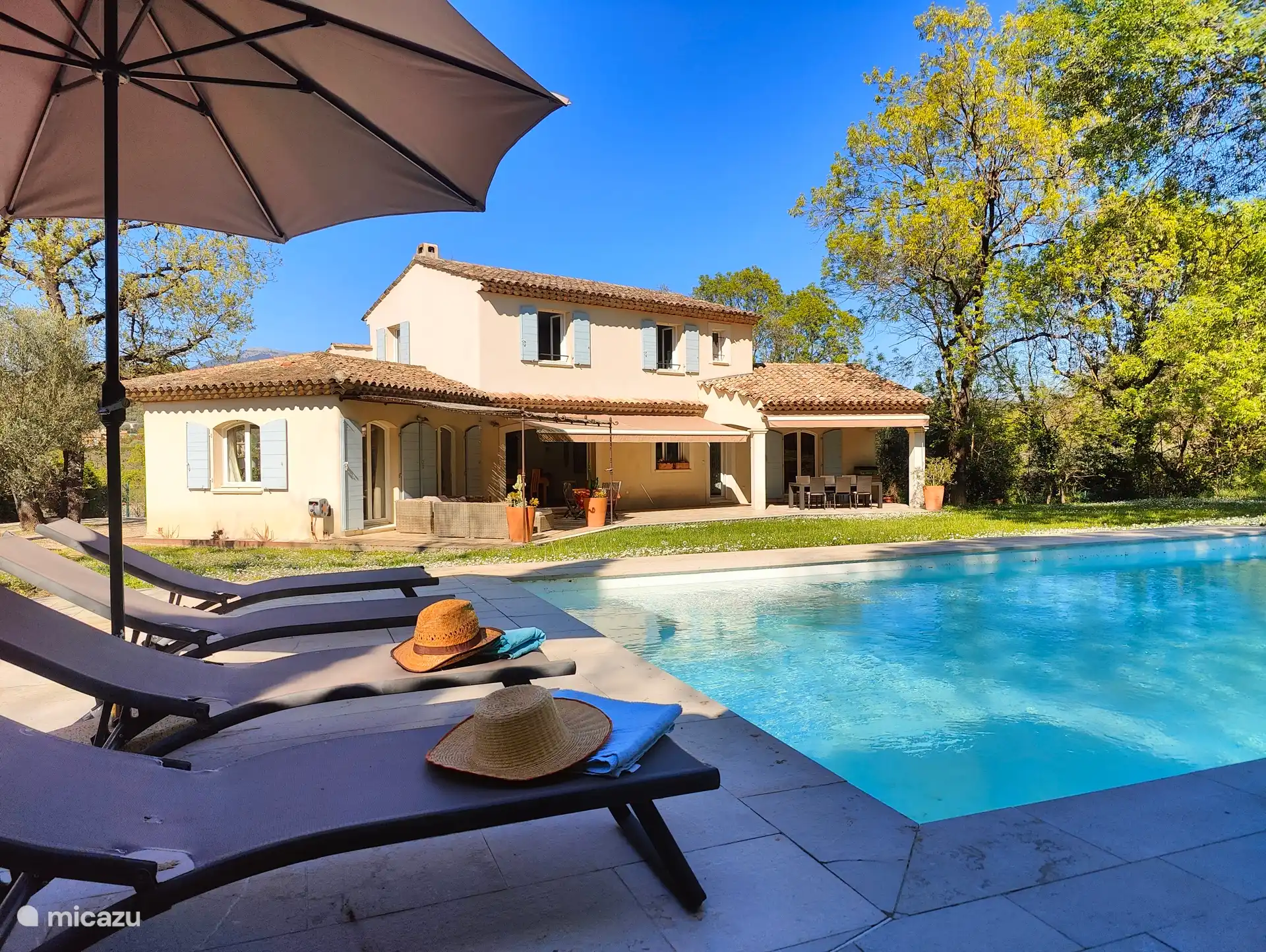 villa huren in Roquefort-les-Pins, Côte d'Azur, Frankrijk - Villa in een idyllische omgeving 