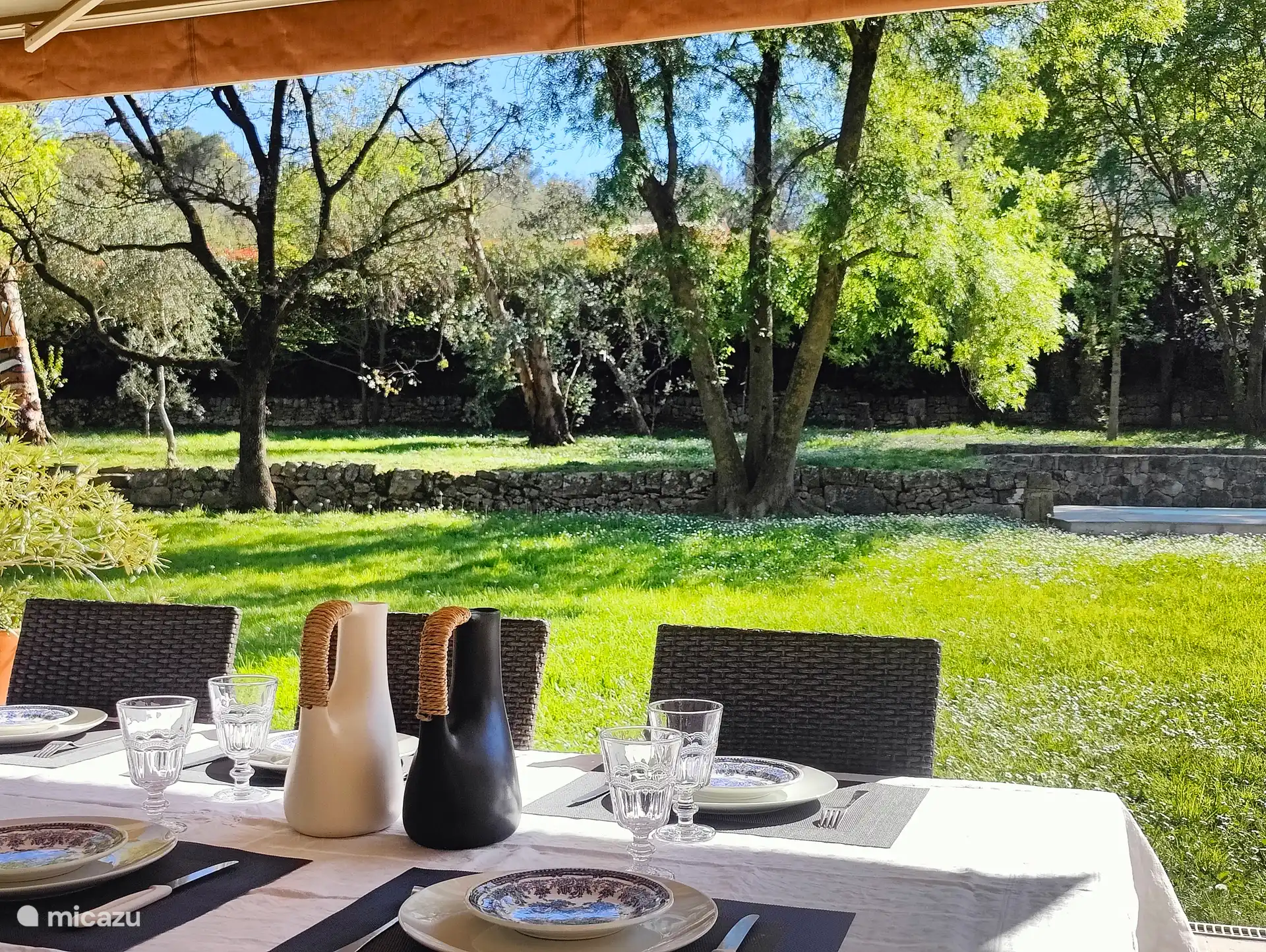 Eetzaal op het terras