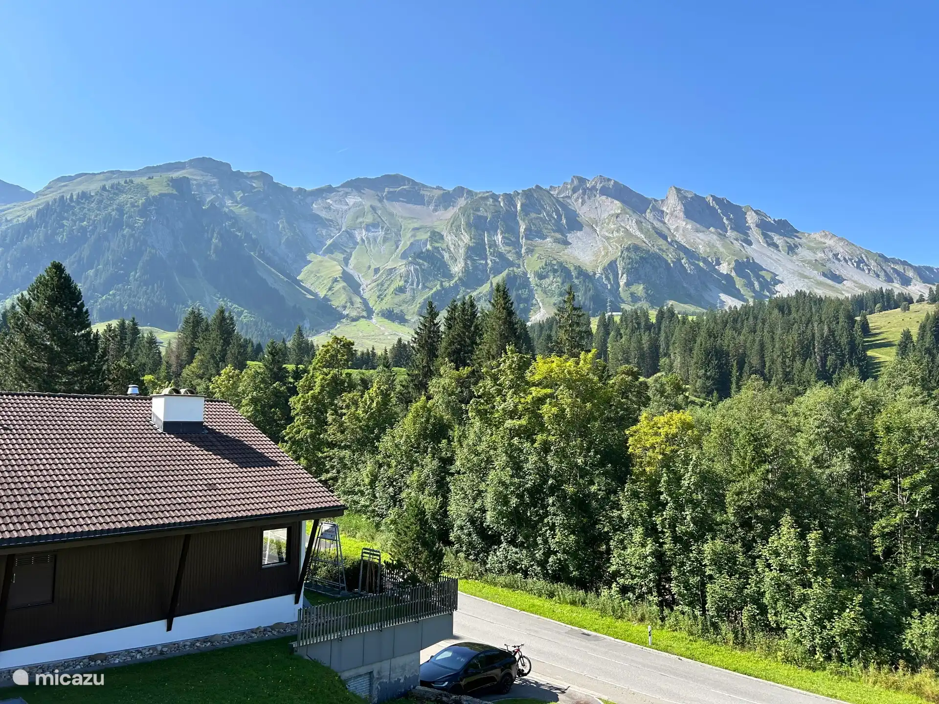 Esta foto fue tomada desde el balcón del apartamento. Esta vista del Rothorn no es la misma todos los días, ¡pero siempre es impresionante!