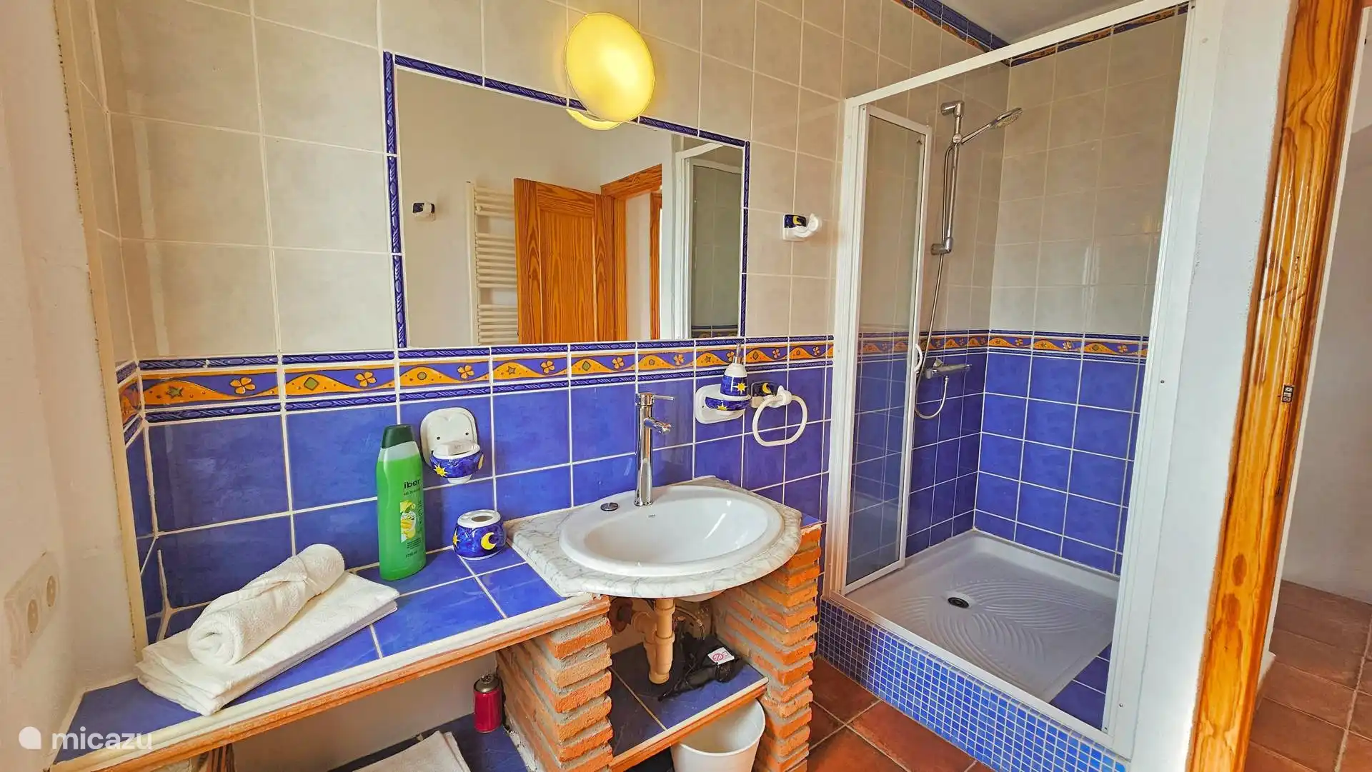 1 van de 3 badkamers in moorse stijl