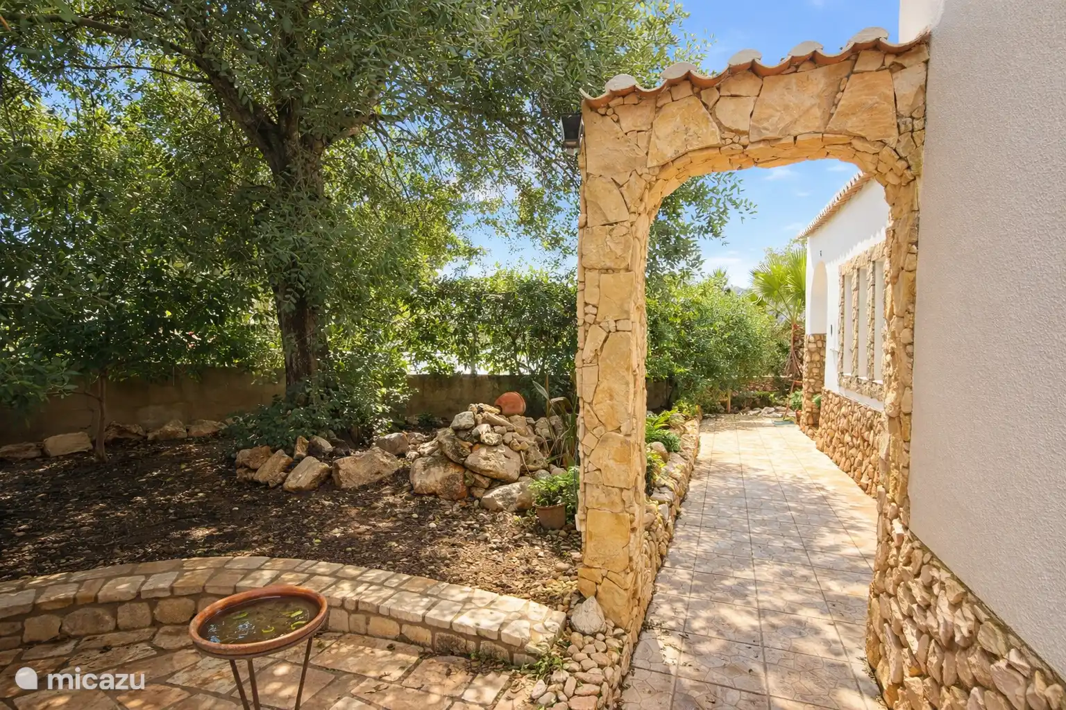 Le côté de la maison