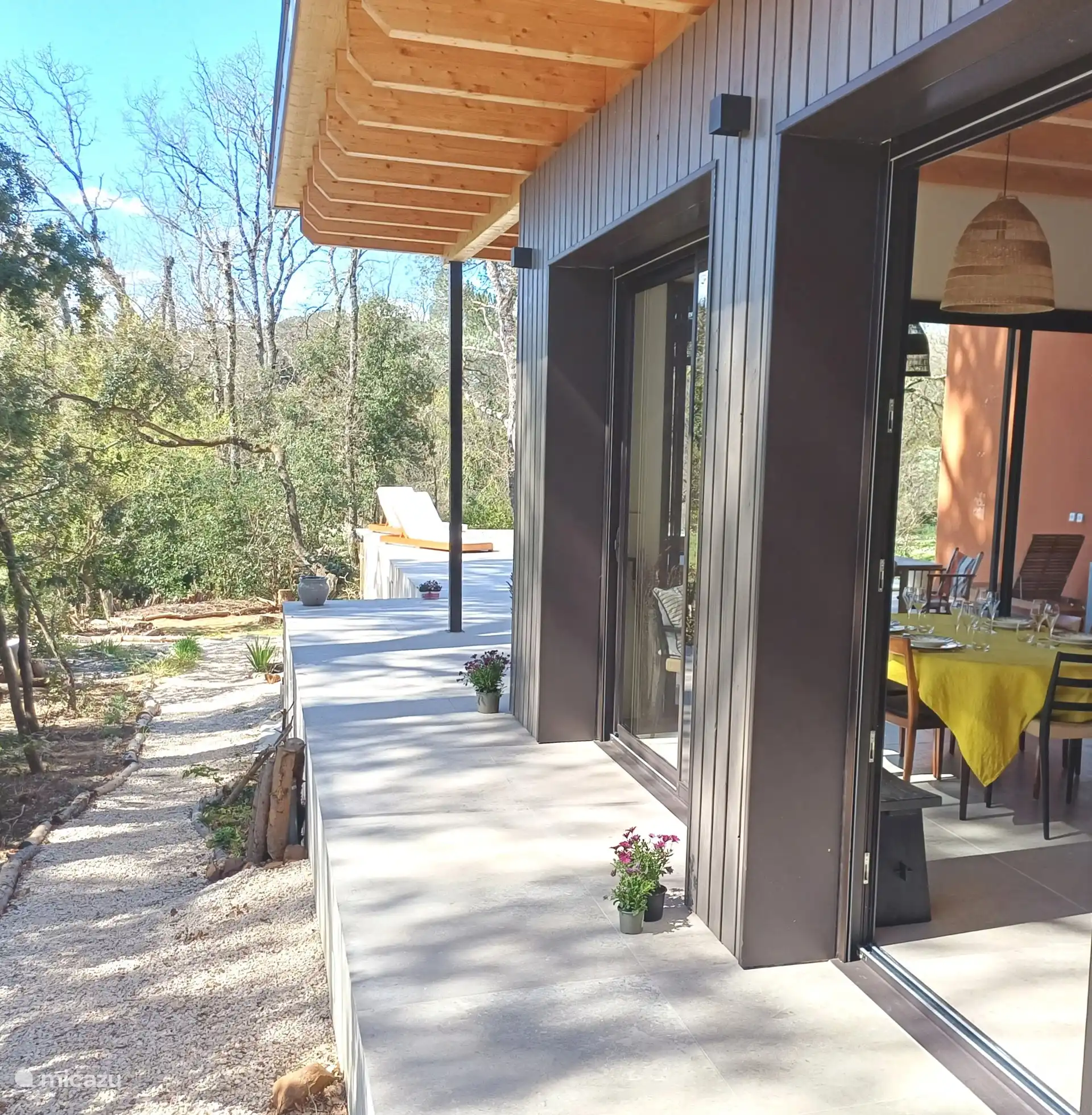 Doorgang van de zuidgevel