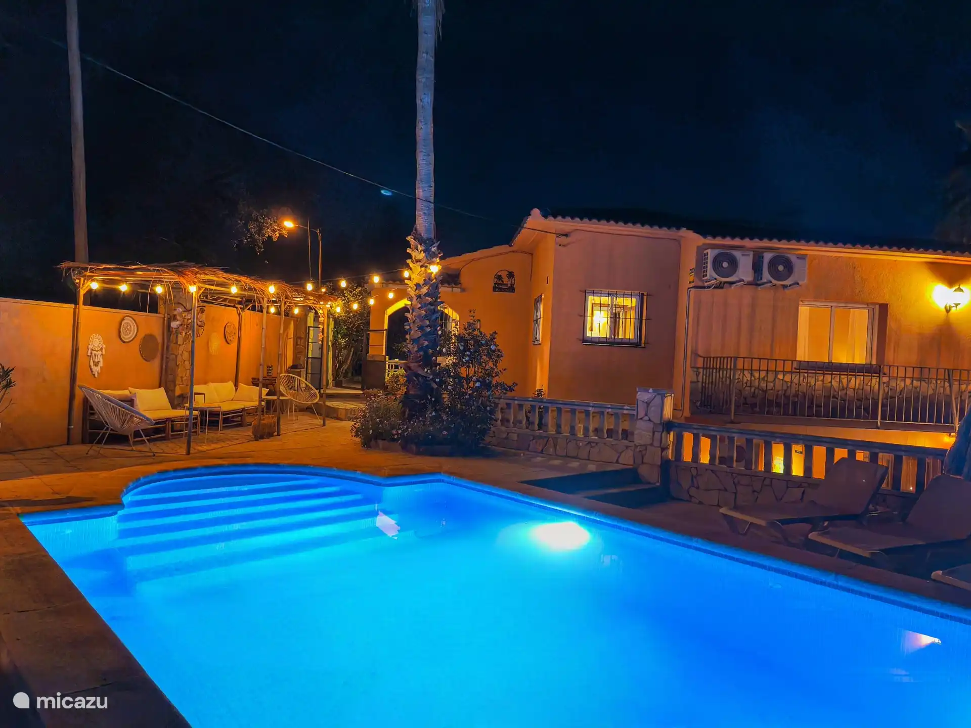 Casa Sonrisa by night