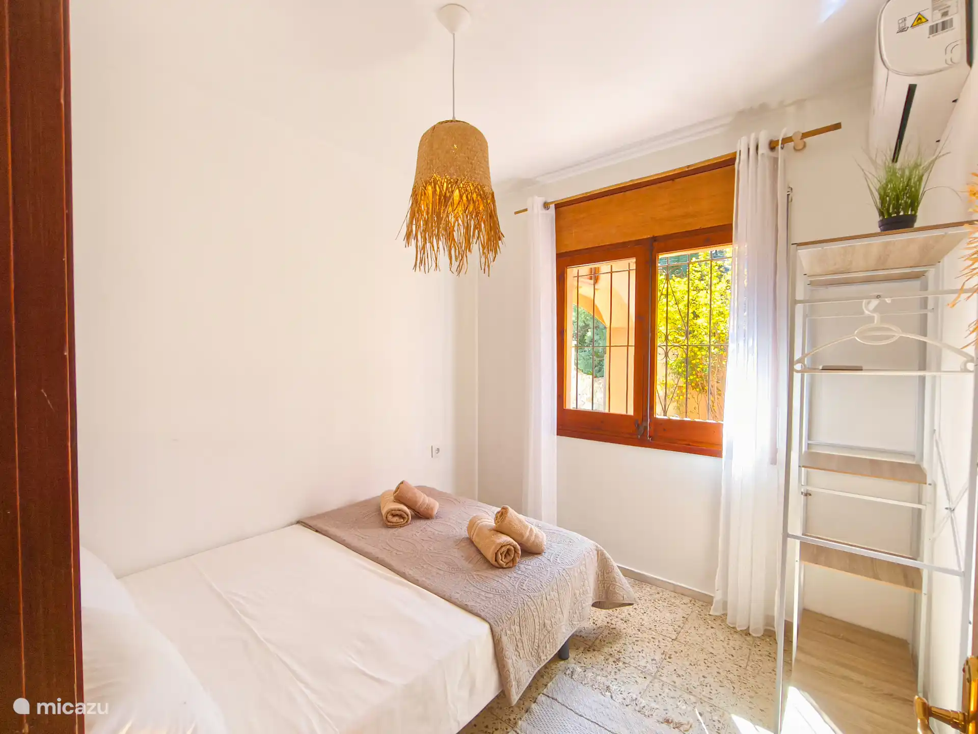 El dormitorio 2 tiene una cama francesa (140x200)