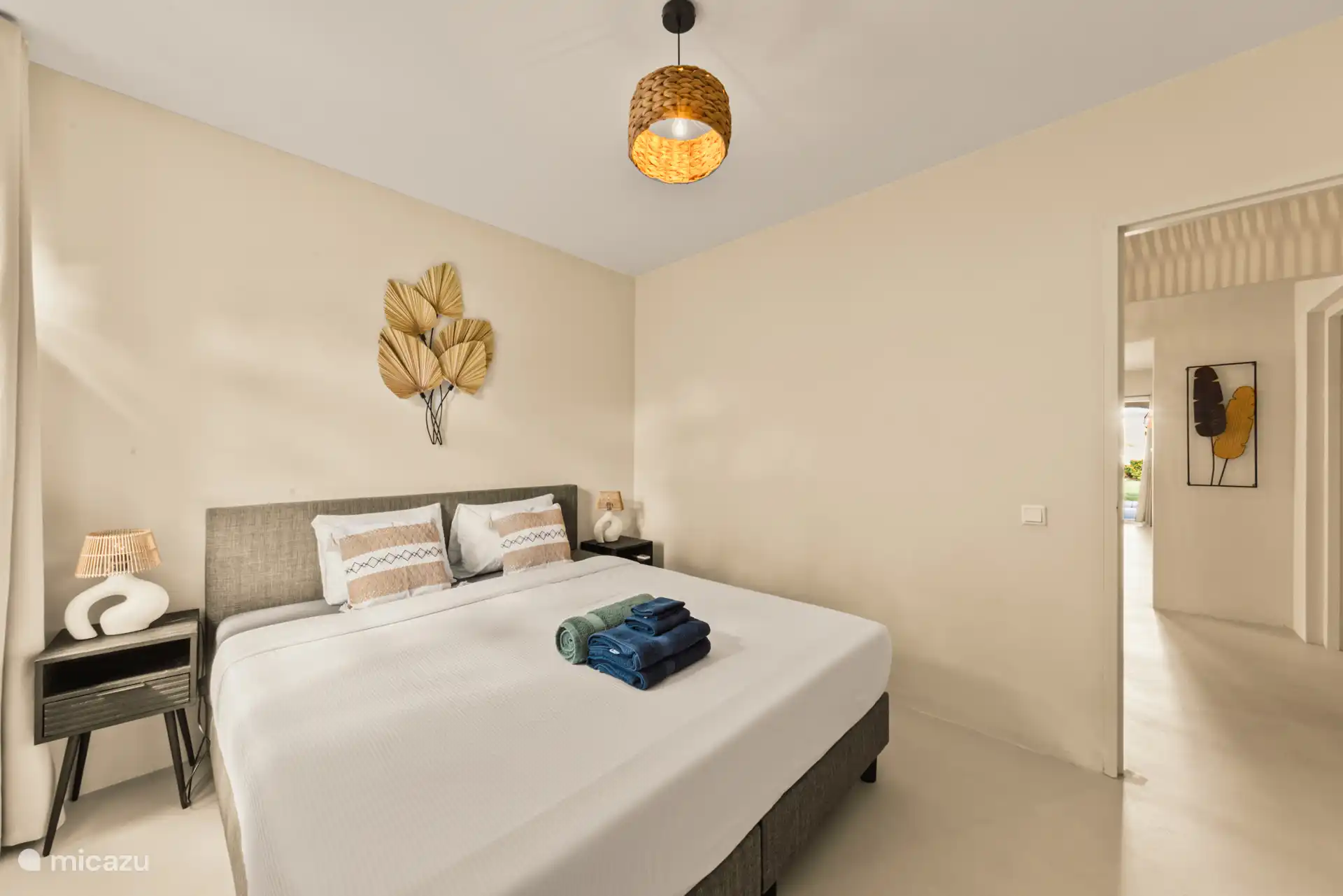 2e ruime en sfeervolle slaapkamer