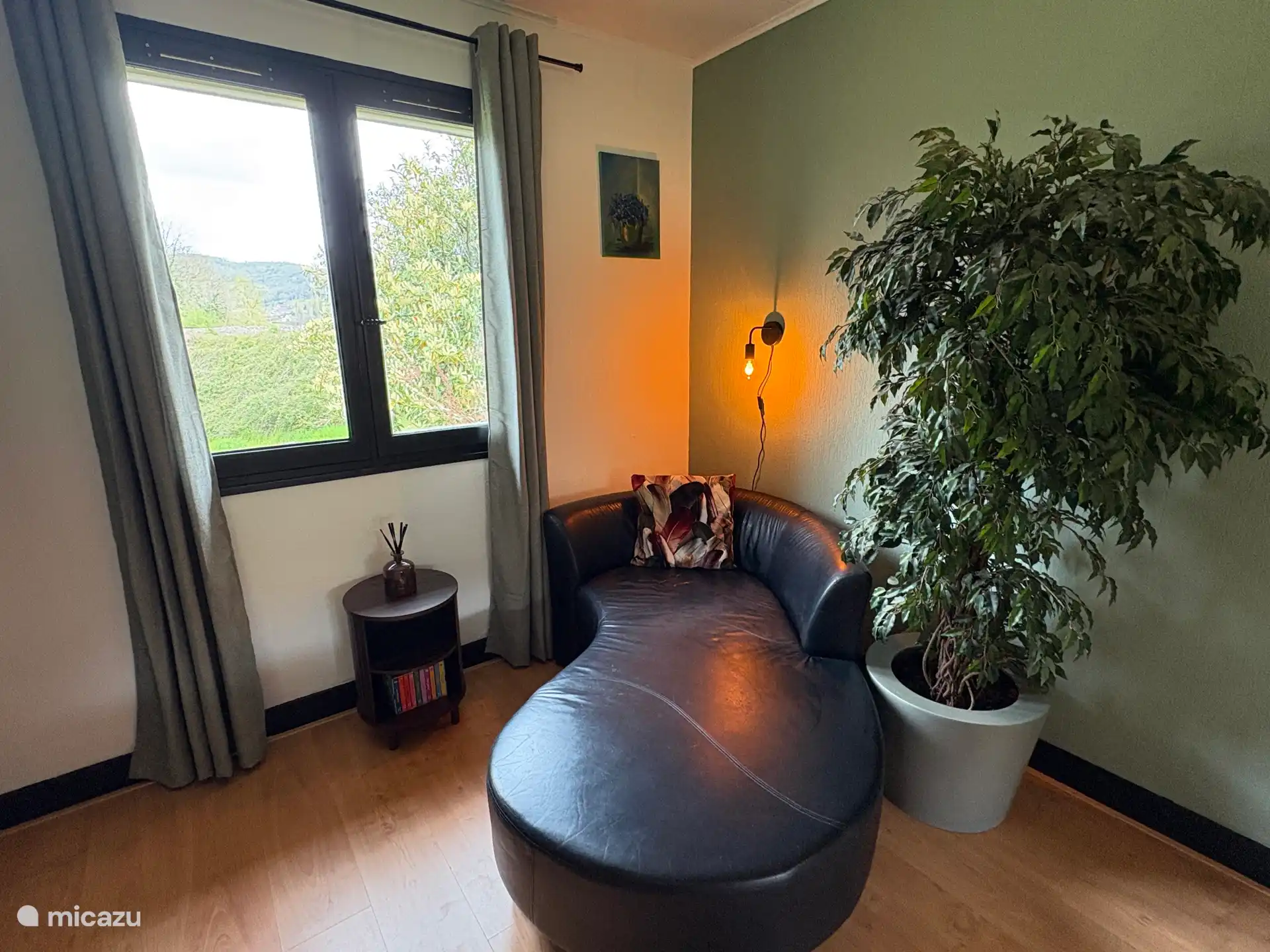 Chaise longue in the reading rack