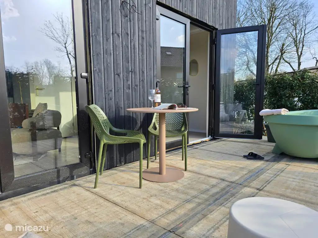 Winkelen, Nederland, Limburg, Meerssen, tiny house  Luxe Tiny Suite met tuinbad