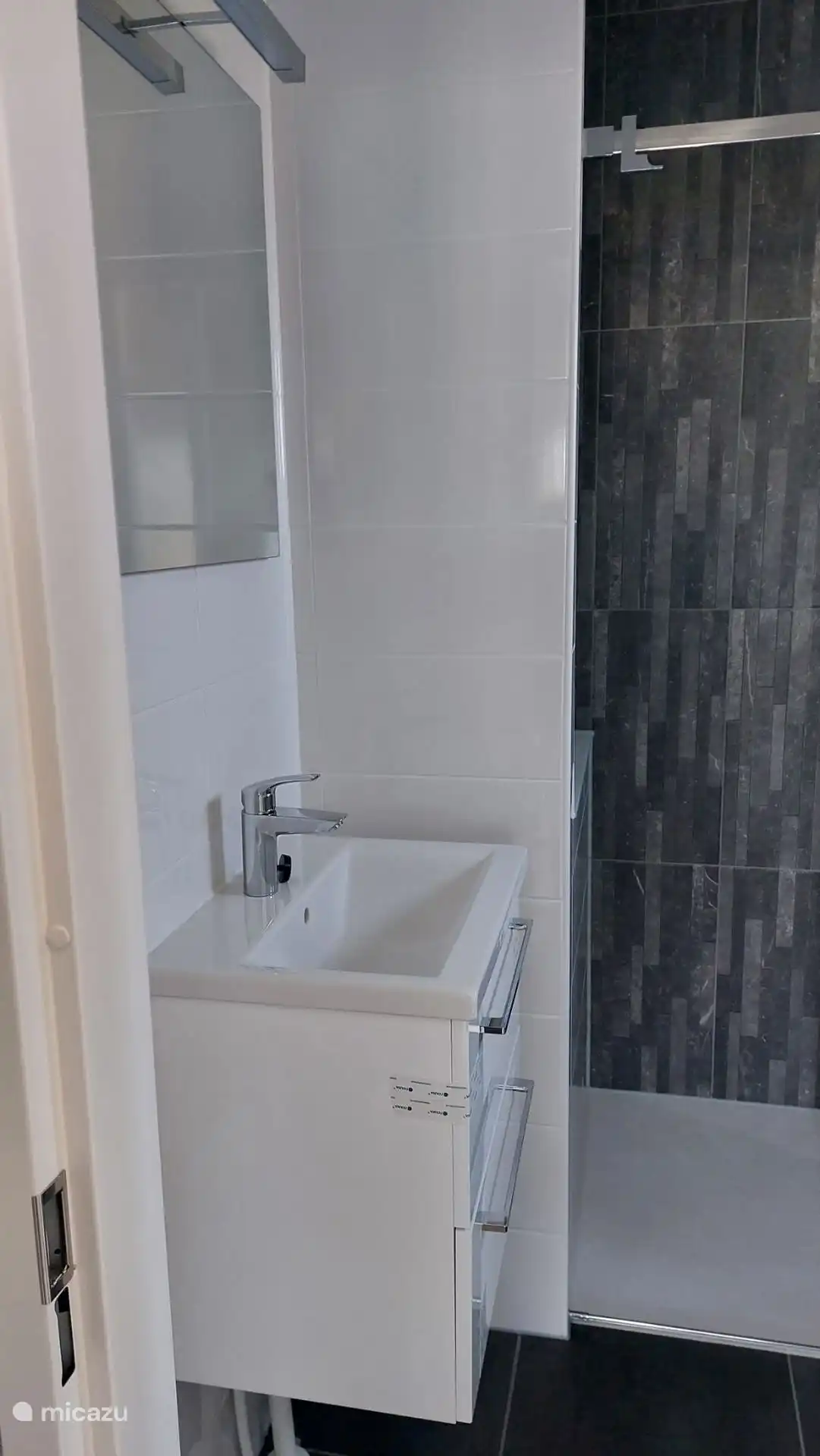 Lovely shower and toilet room. 