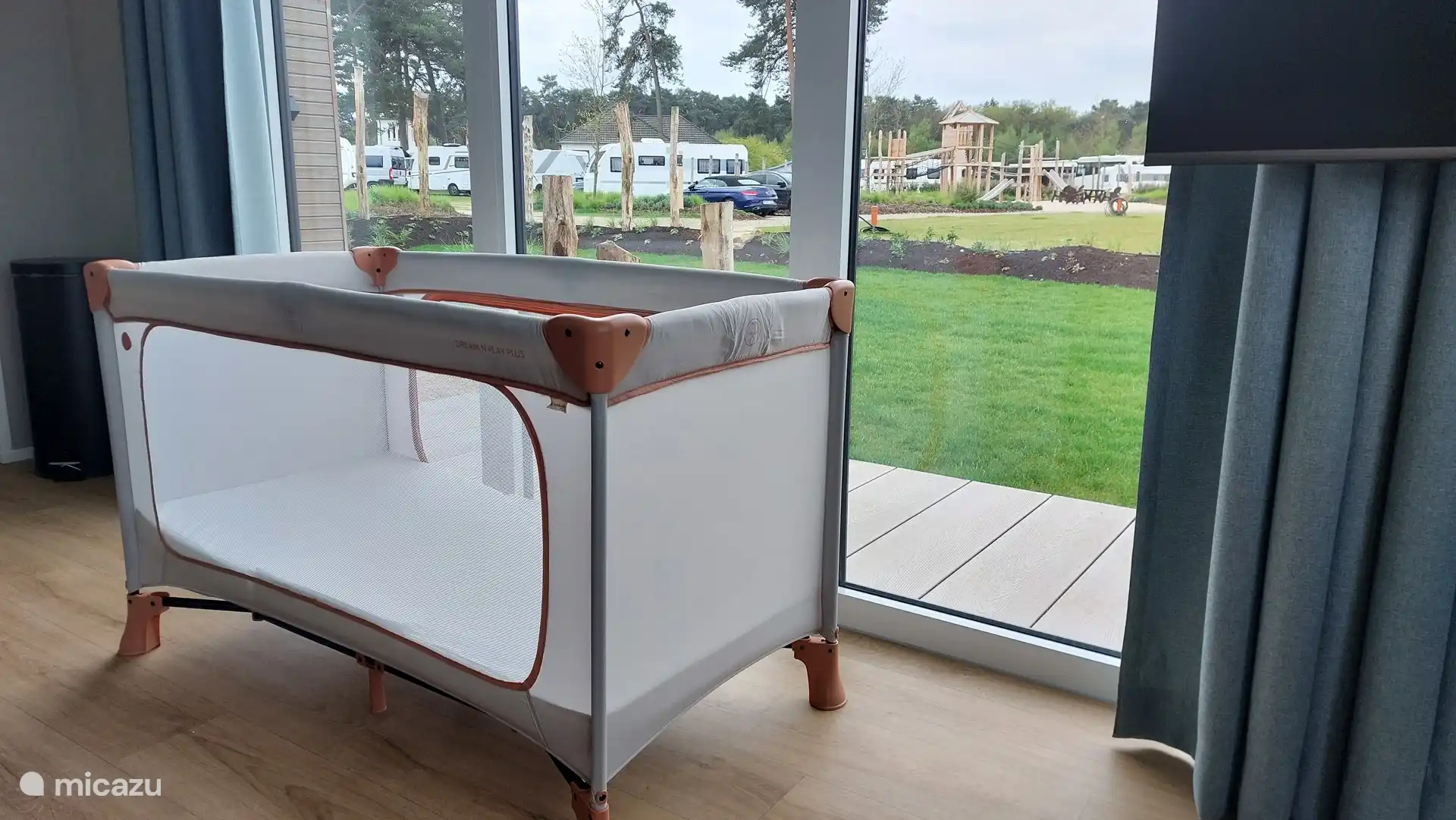 Camilla y colchón disponibles gratis. 