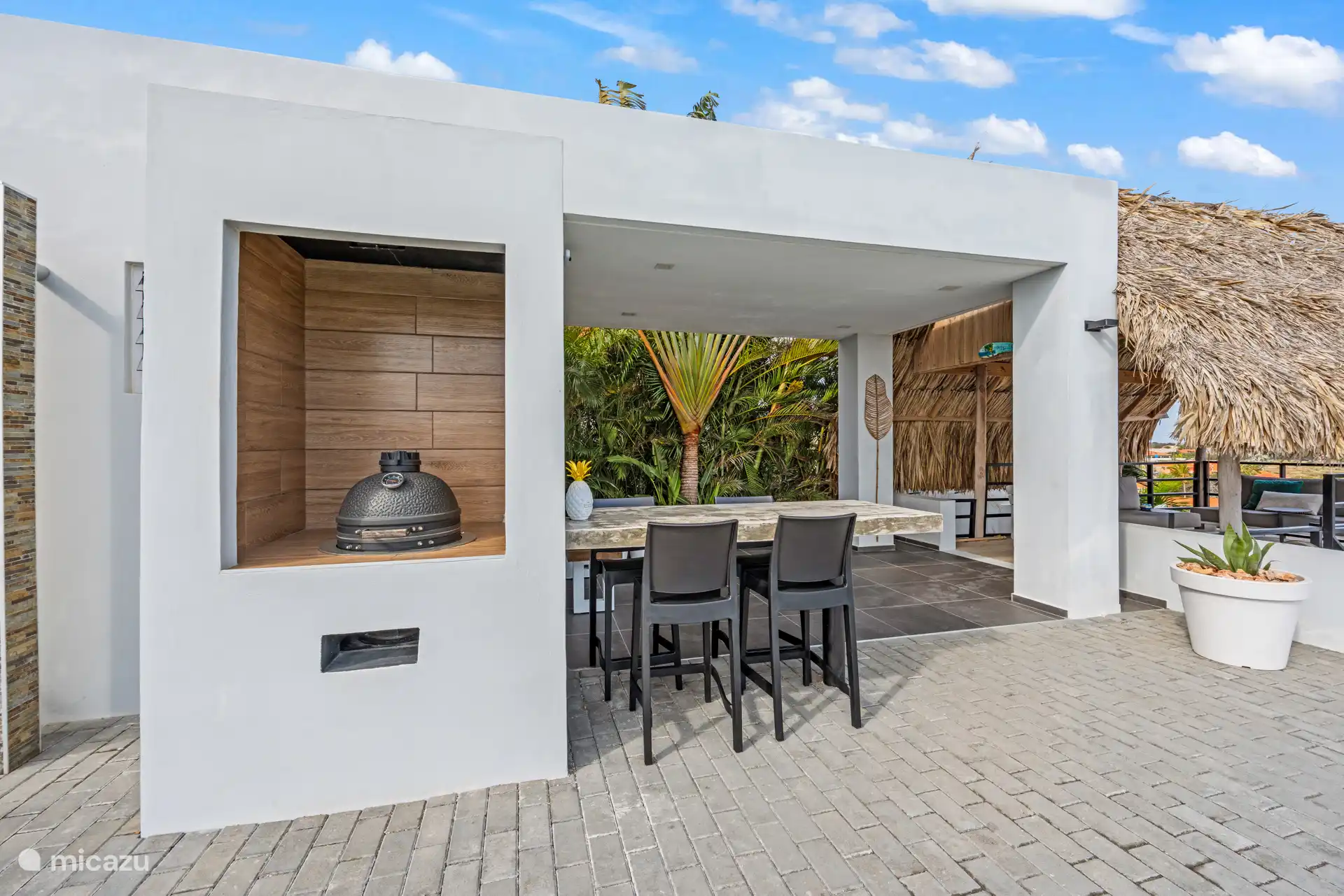 Ruime BBQ-plek waar je in alle rust kunt koken, dineren en genieten van het buitenleven