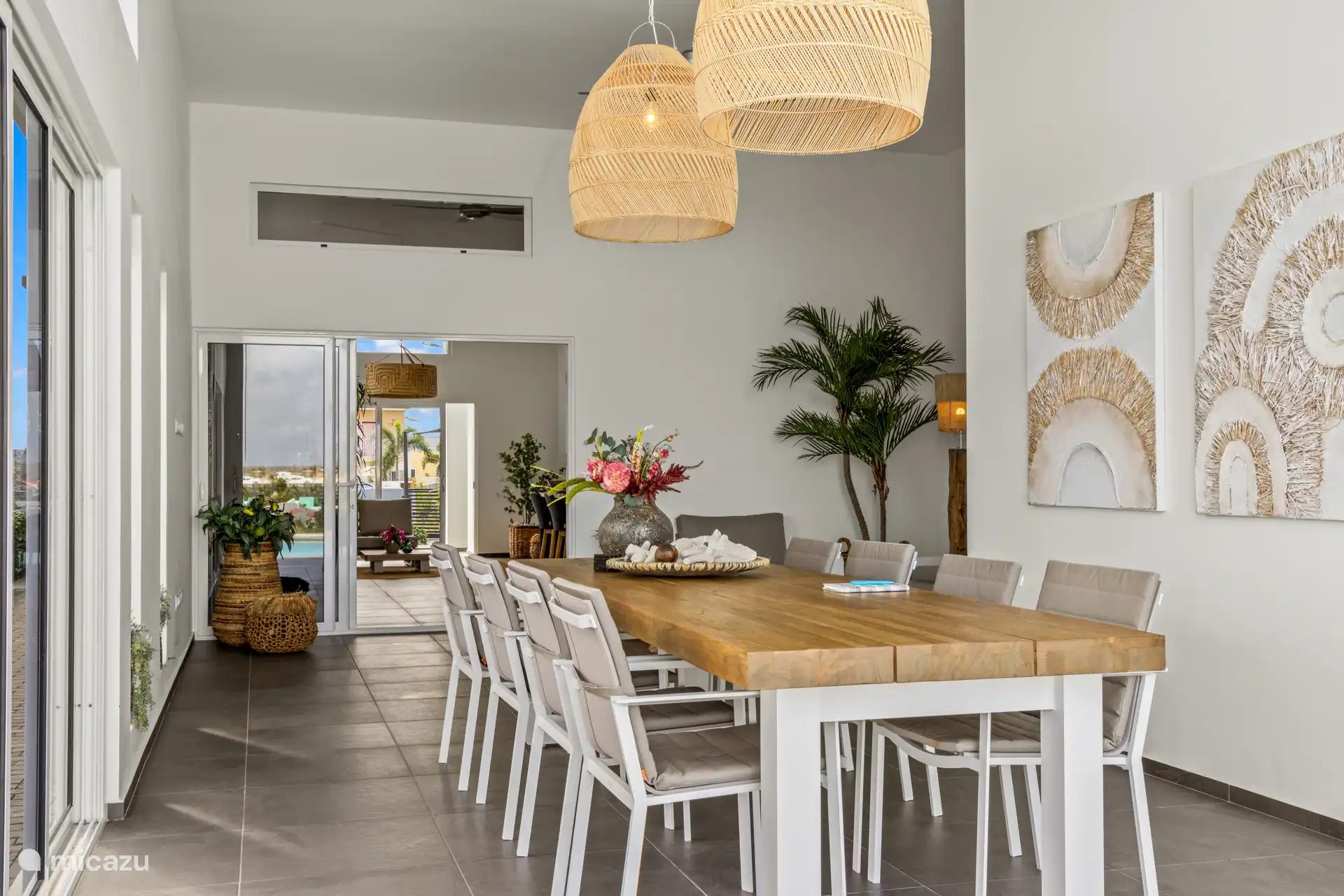 Samen genieten aan de sfeervolle eettafel