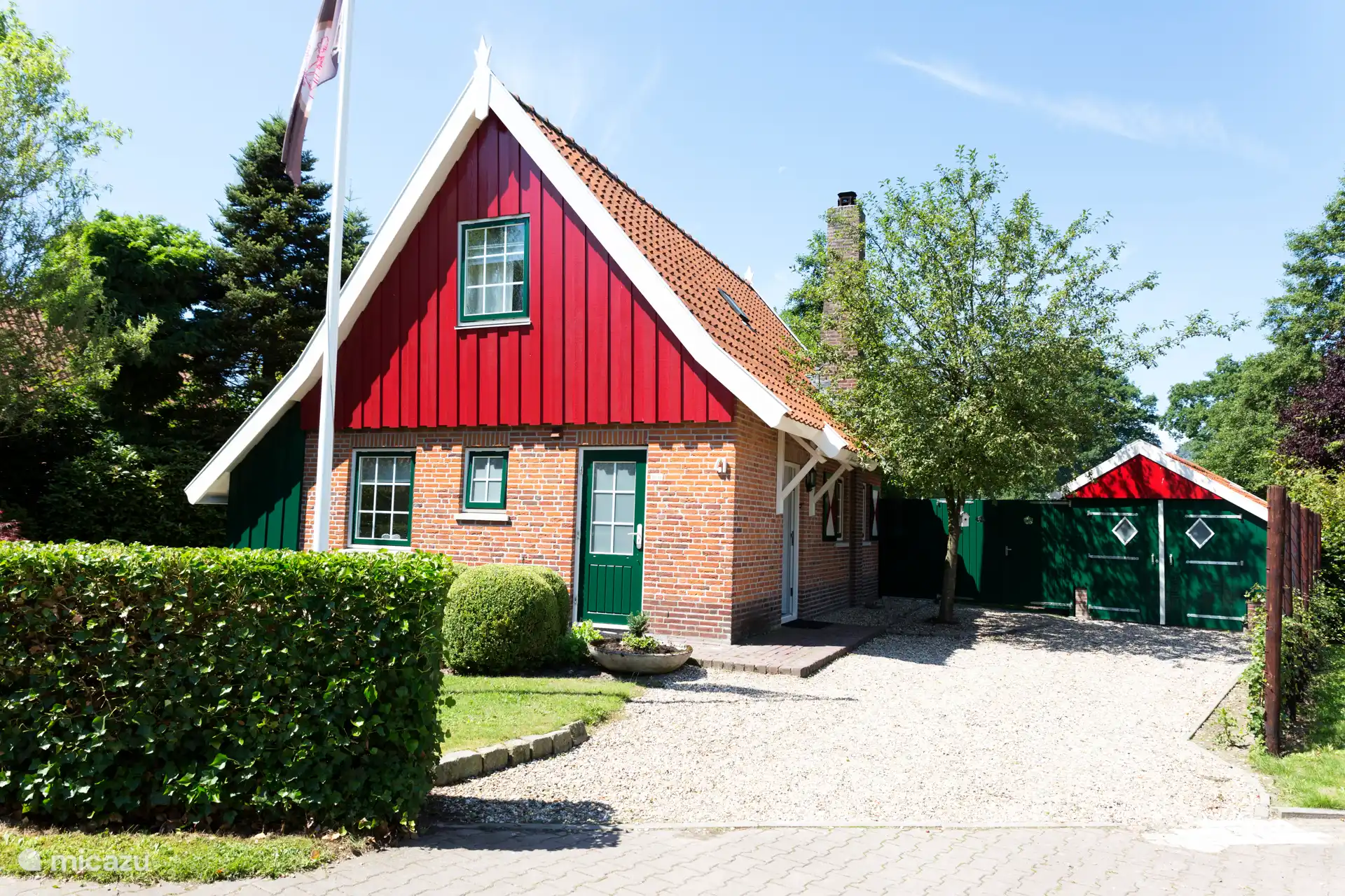 welkom in de sfeervolle Appelbloesem, eigen parkeerplaats voor 2 auto's