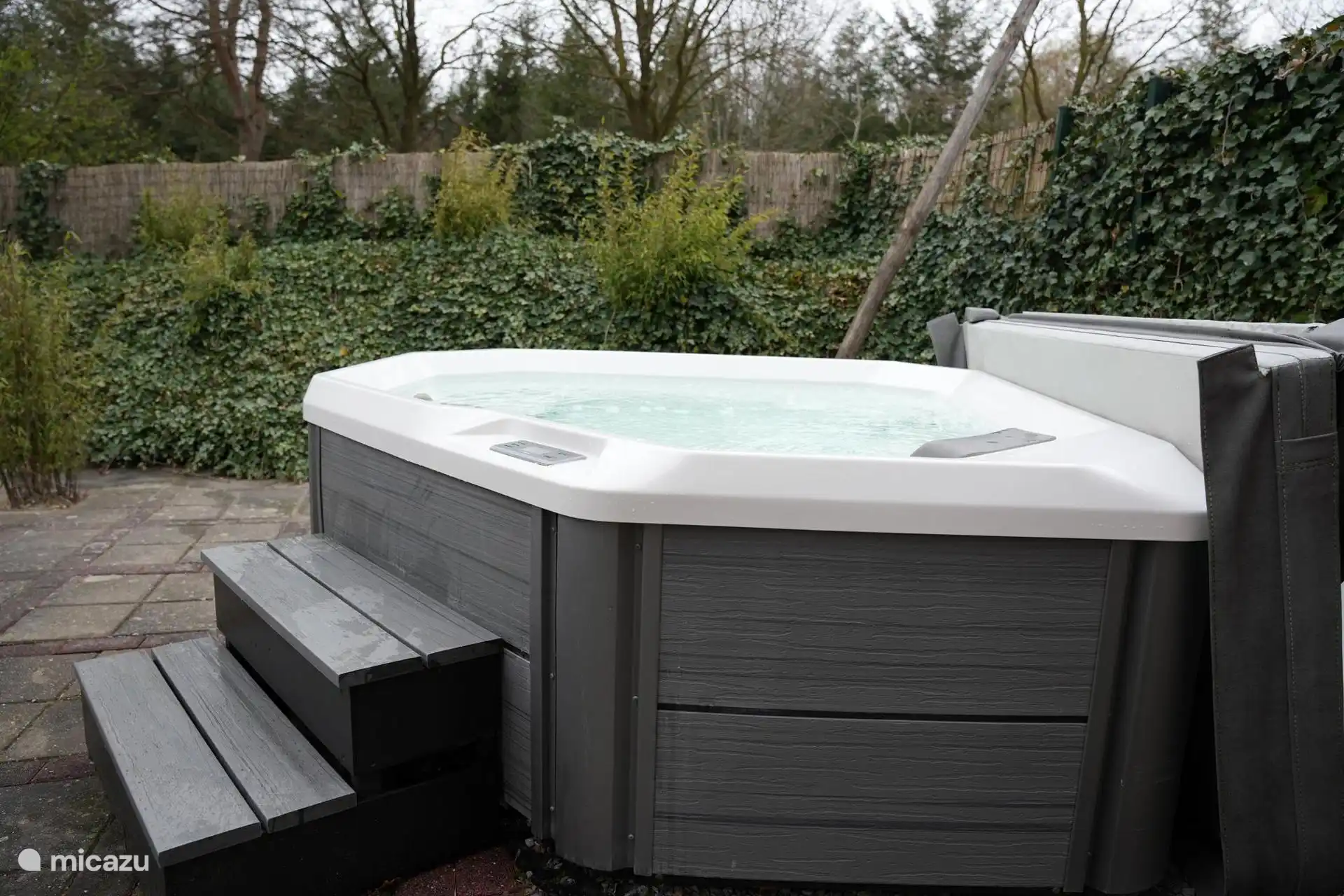 Jacuzzi de Elysium 