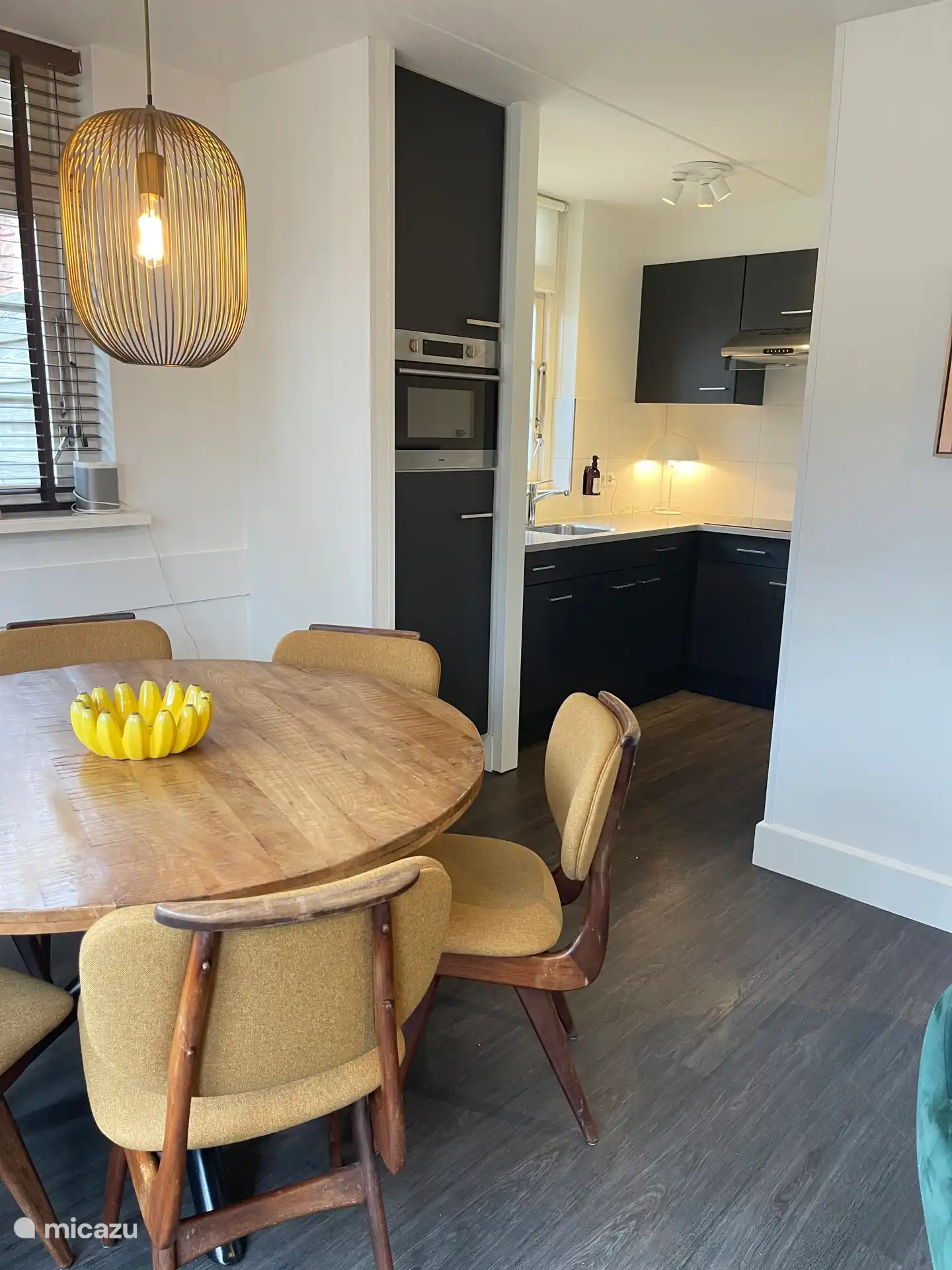 Eettafel en keuken de Essenburgh