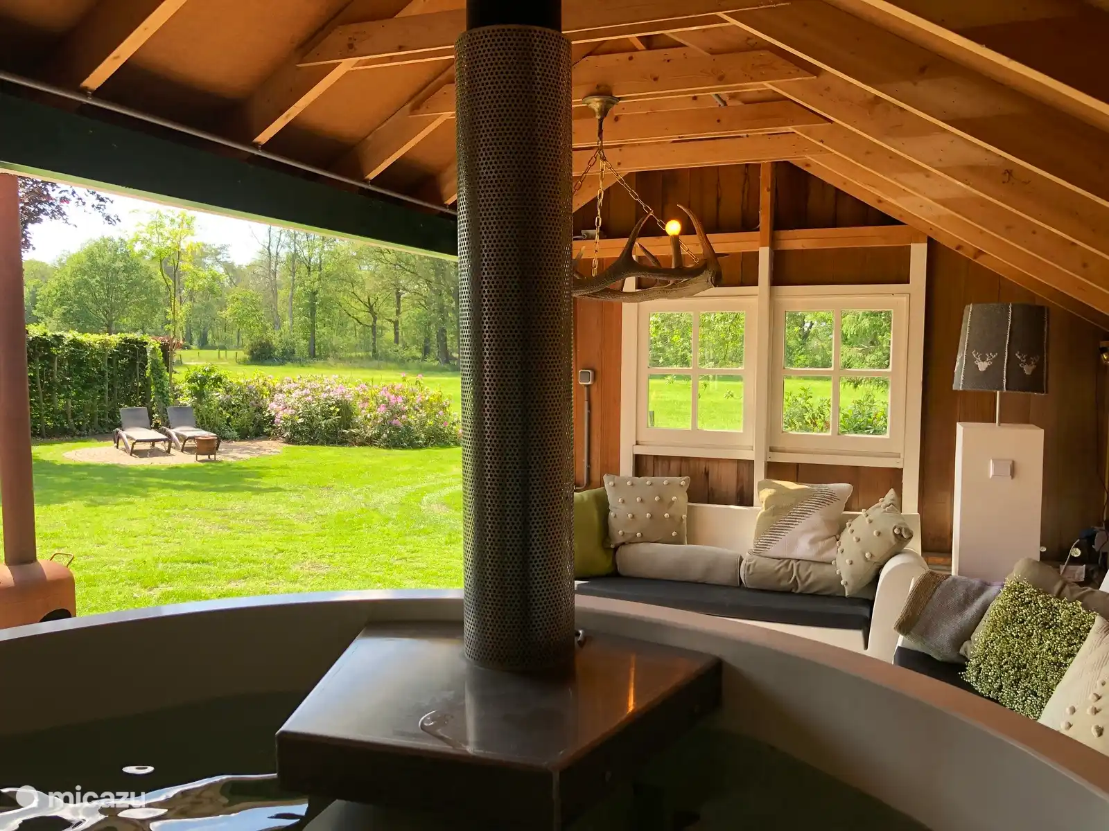 Het uitzicht vanuit de hottub bij de Kastanje