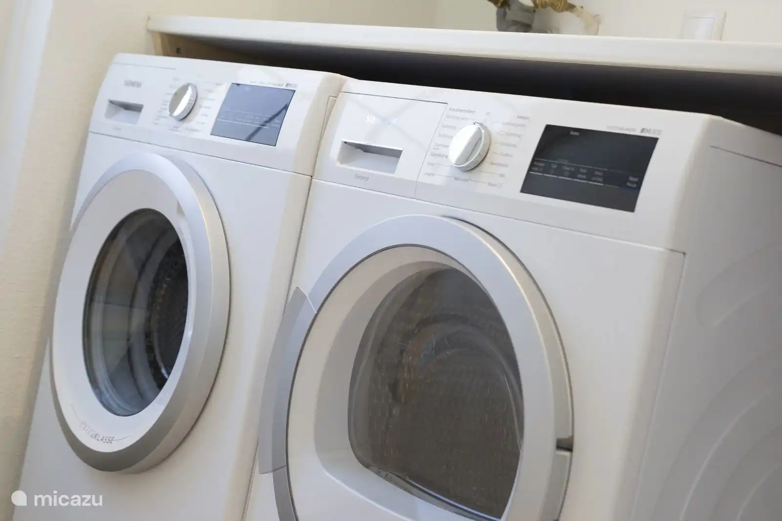 Koolmees heeft een eigen wasmachine en droger