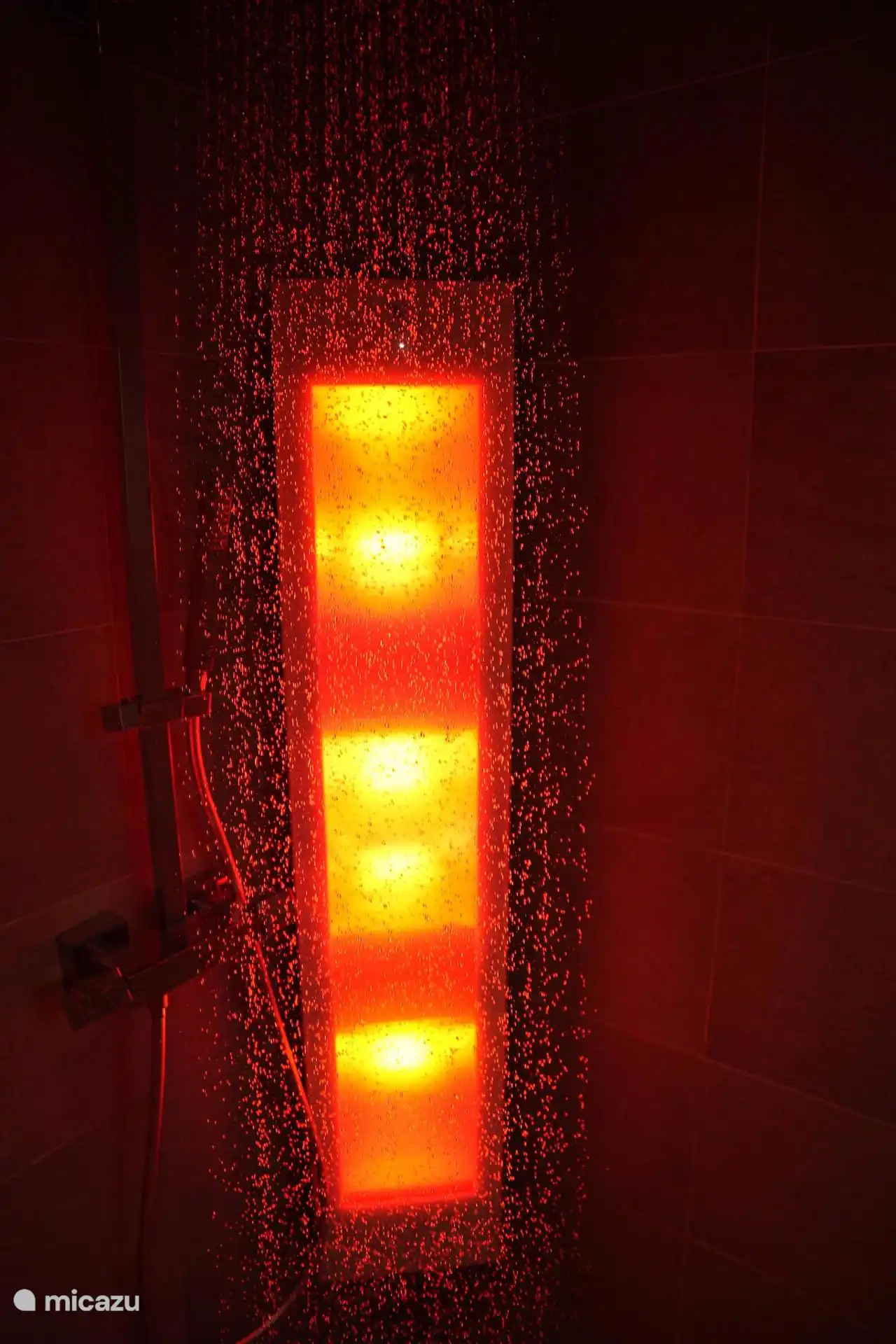 Douchen en bruin? Het kan met de sunshower van de Koolmees