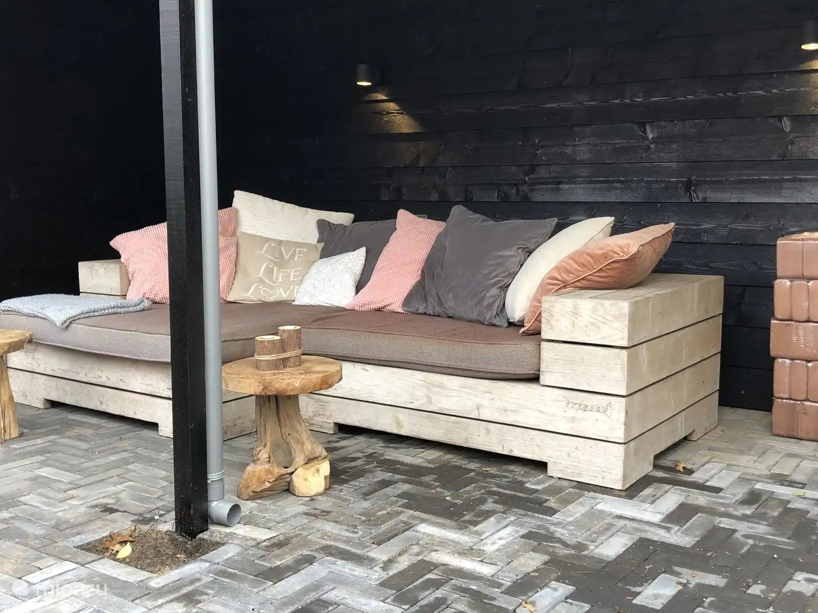 Le banc extérieur au Lindenburg