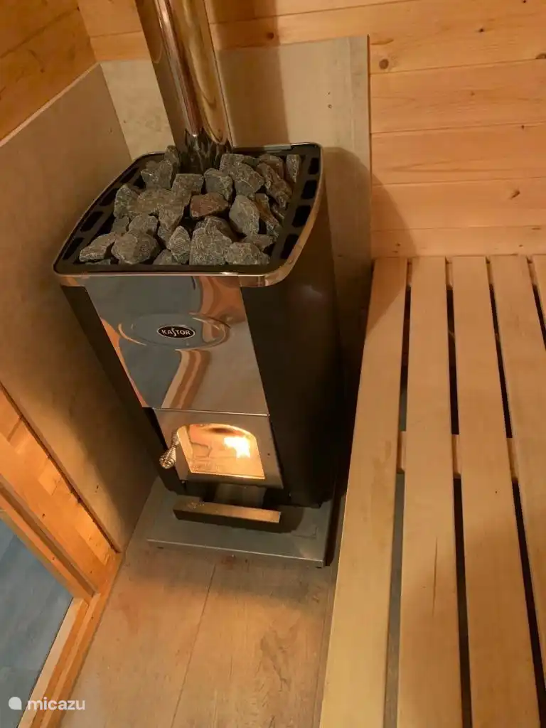 Hout gestookte Finse sauna