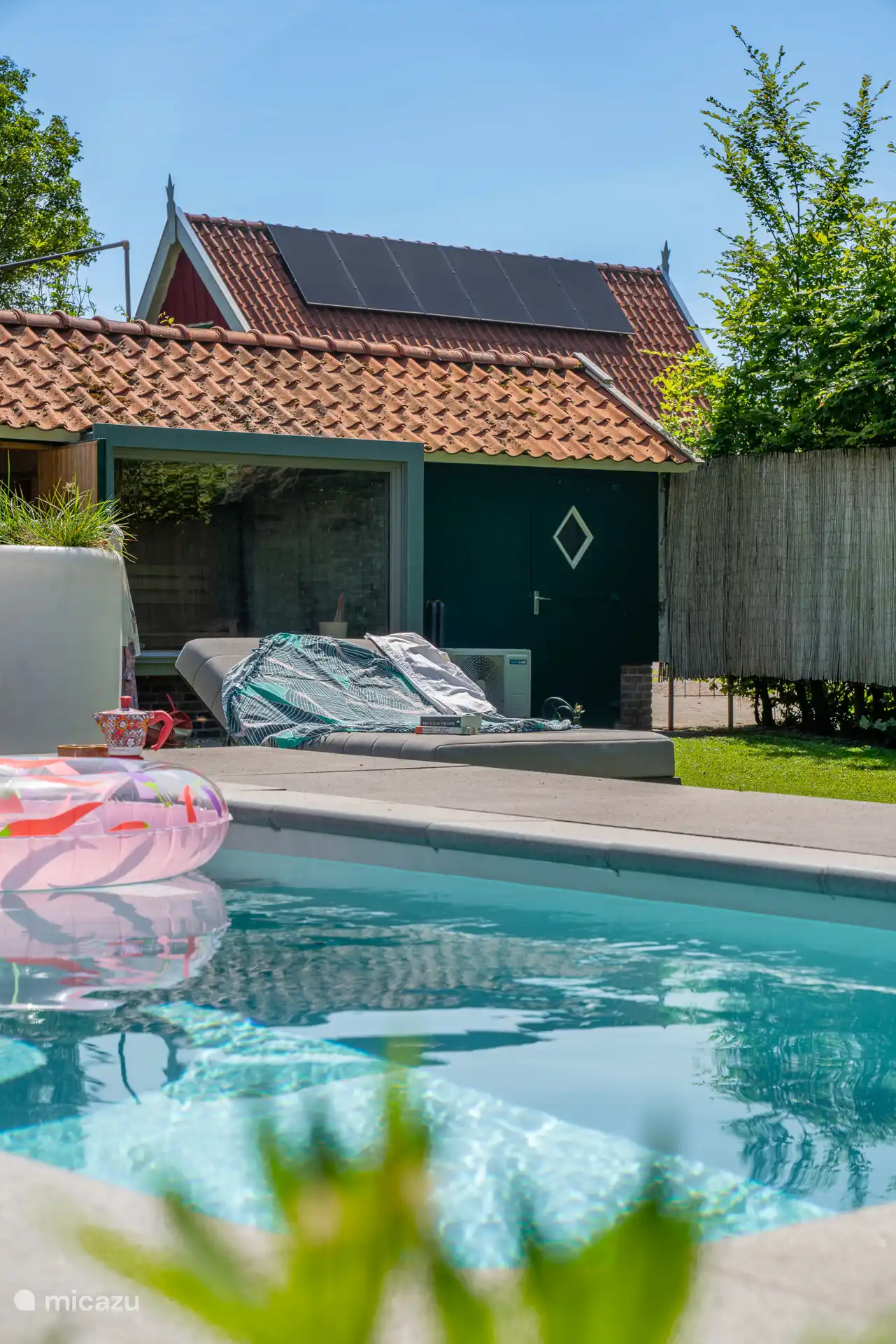 Schwimmen mit Blick über die Achterhoek-Felder