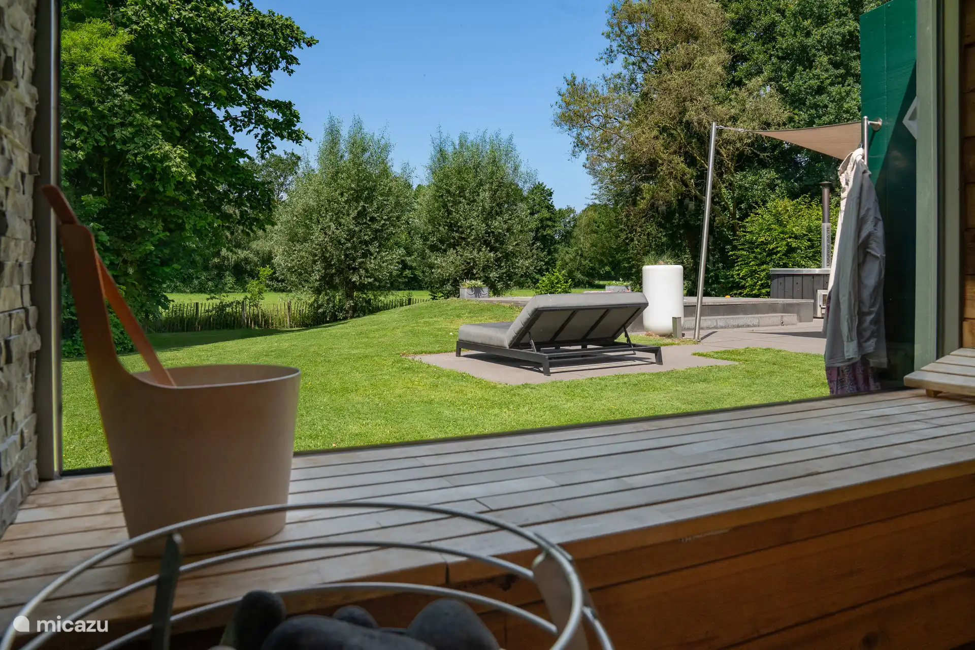 Finnische Sauna mit Panoramablick auf die Natur von Achterhoek