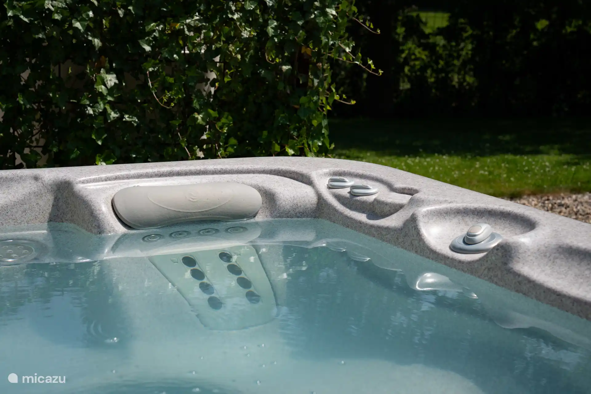 Großer privater Jacuzzi von De Heidebloem