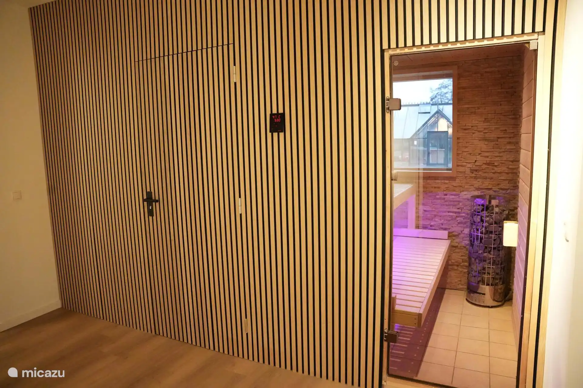 De Finse sauna met uitzicht op de Achterhoekse natuur