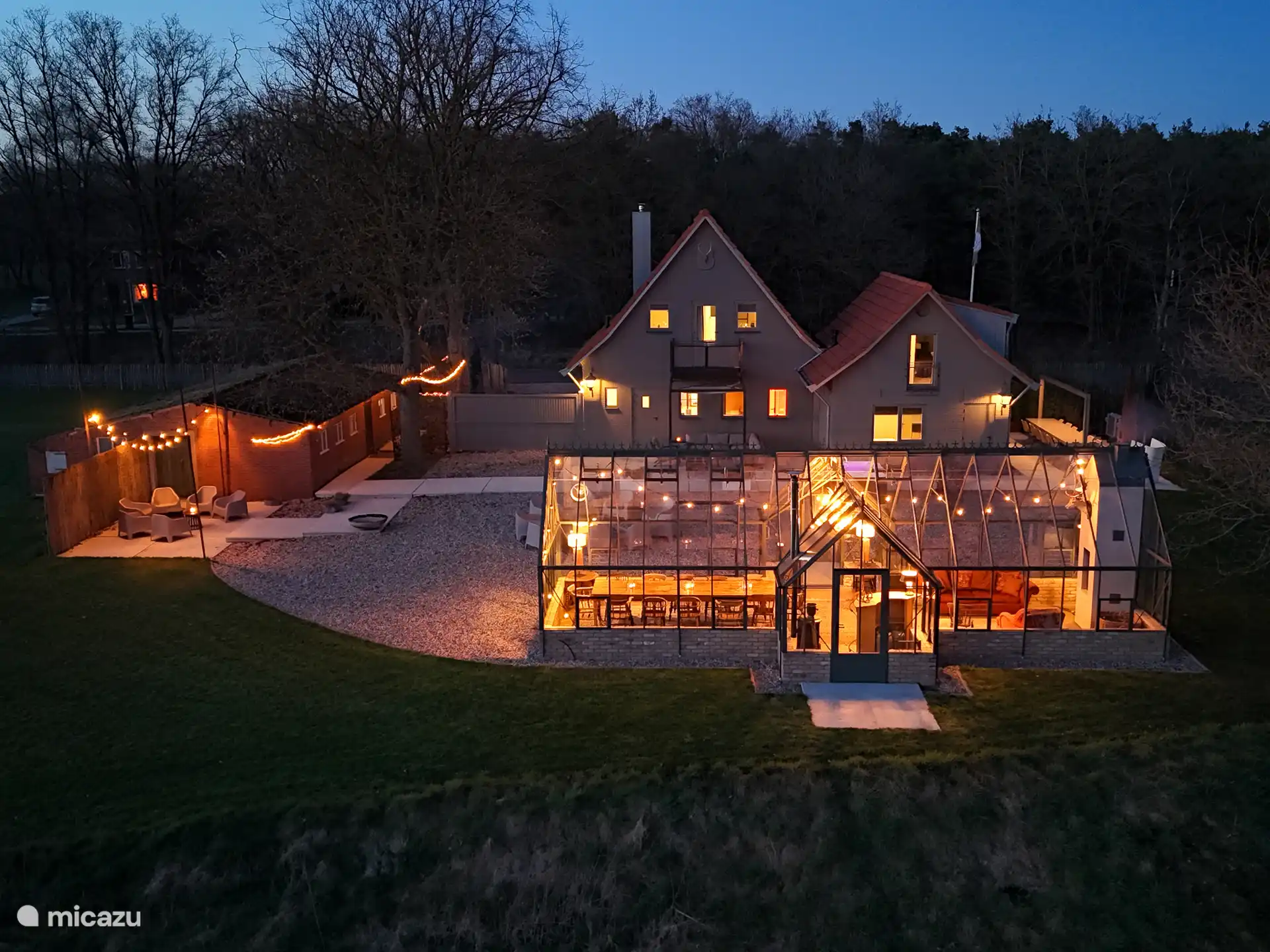 De Heidebloem met overdekt glashuis