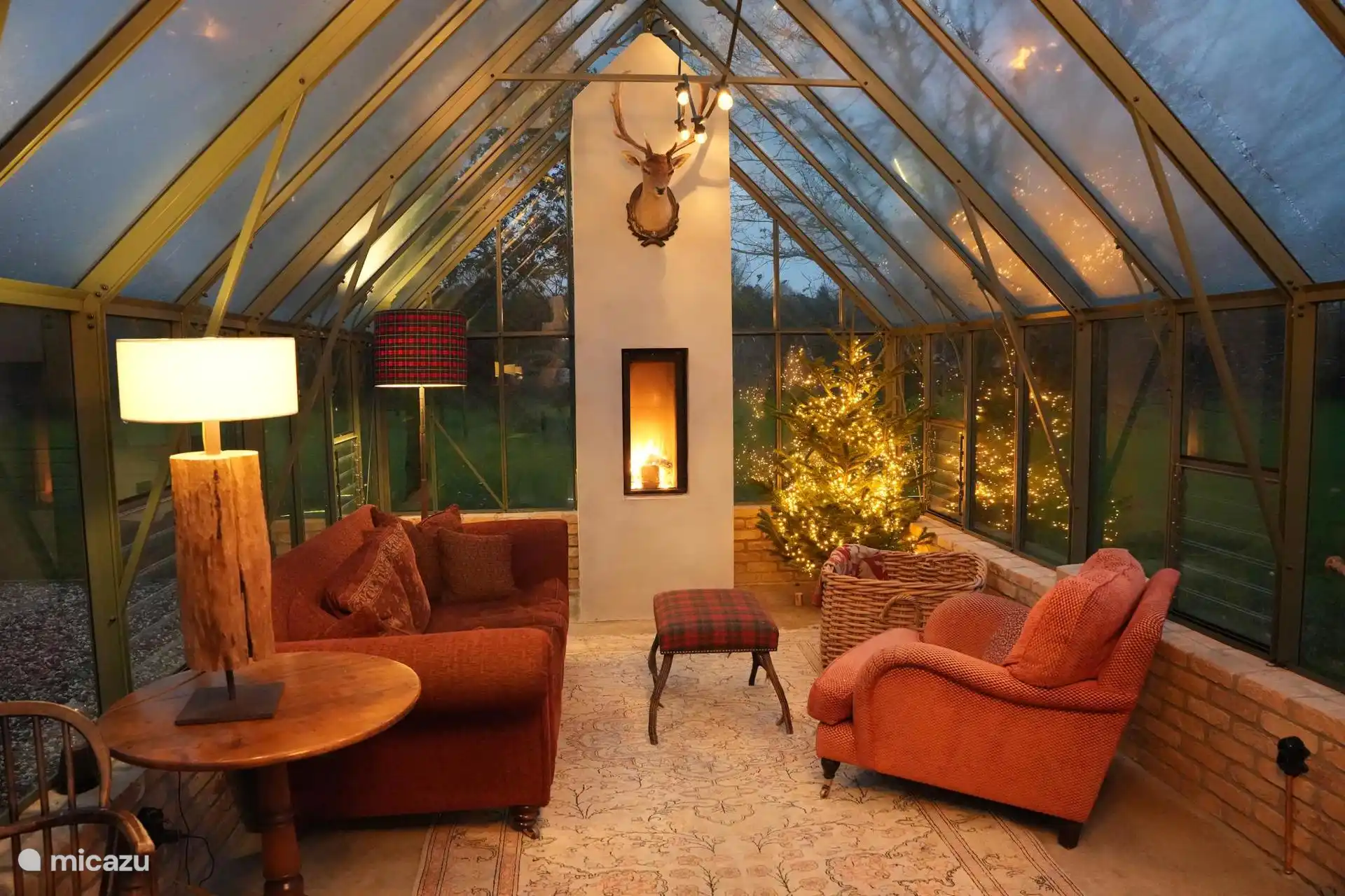 Het glashuis van de Heidebloem met openhaard