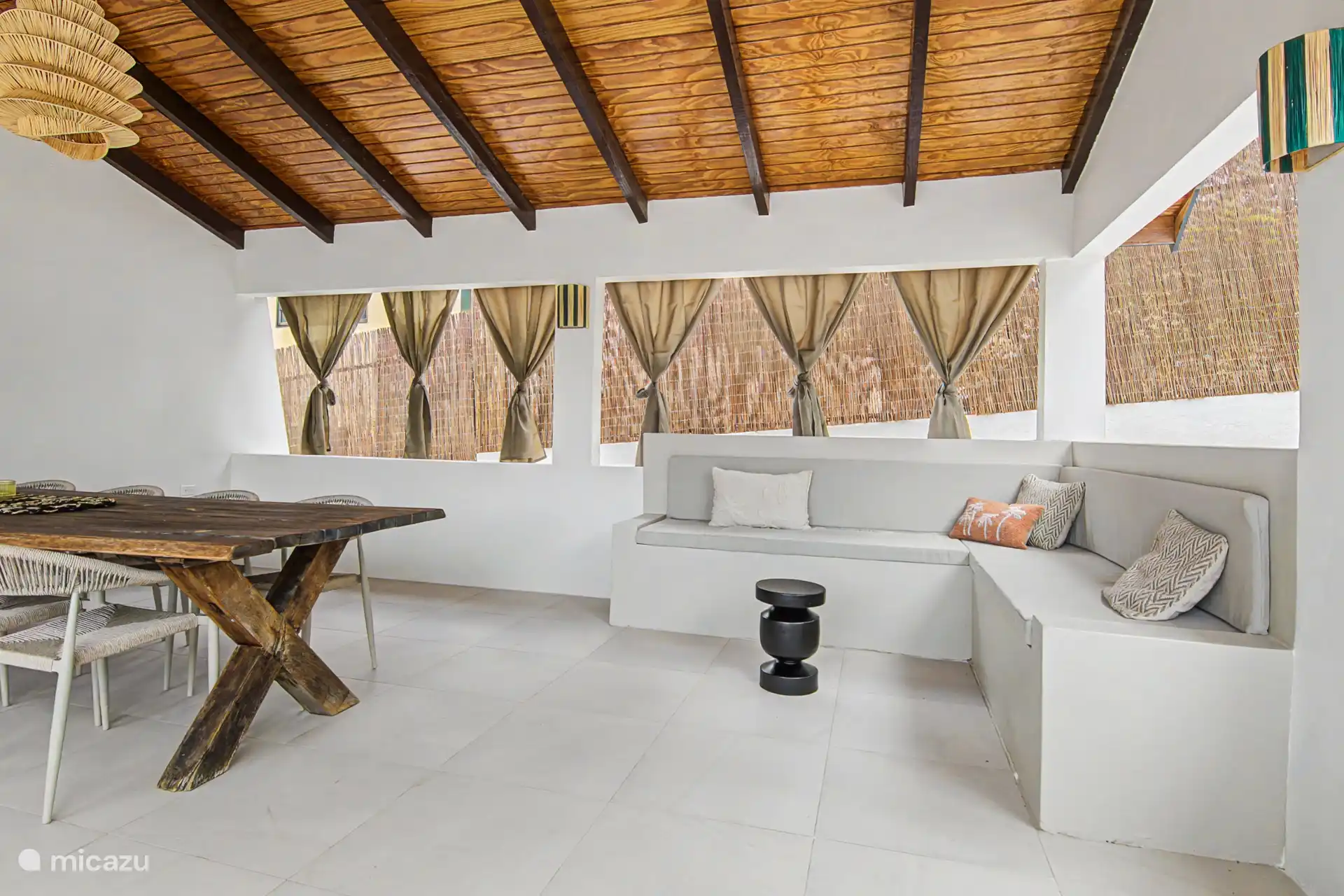 Relax, chill and sit back!