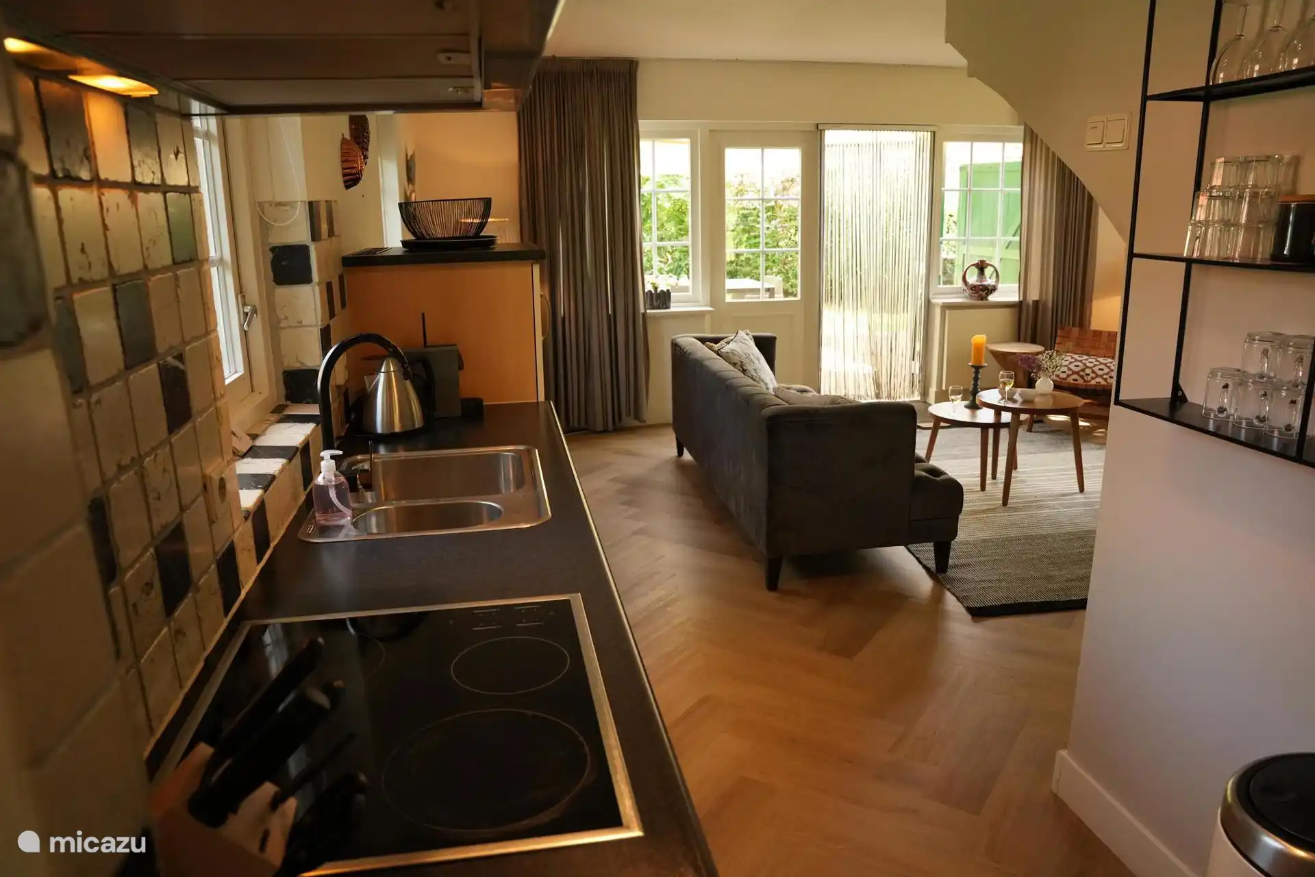 Uitzicht vanuit de keuken 