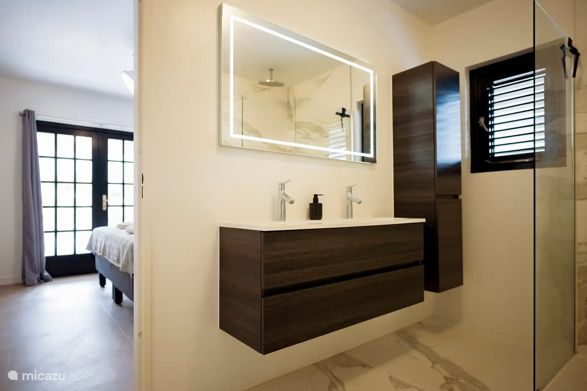 Salle de bain moderne 1